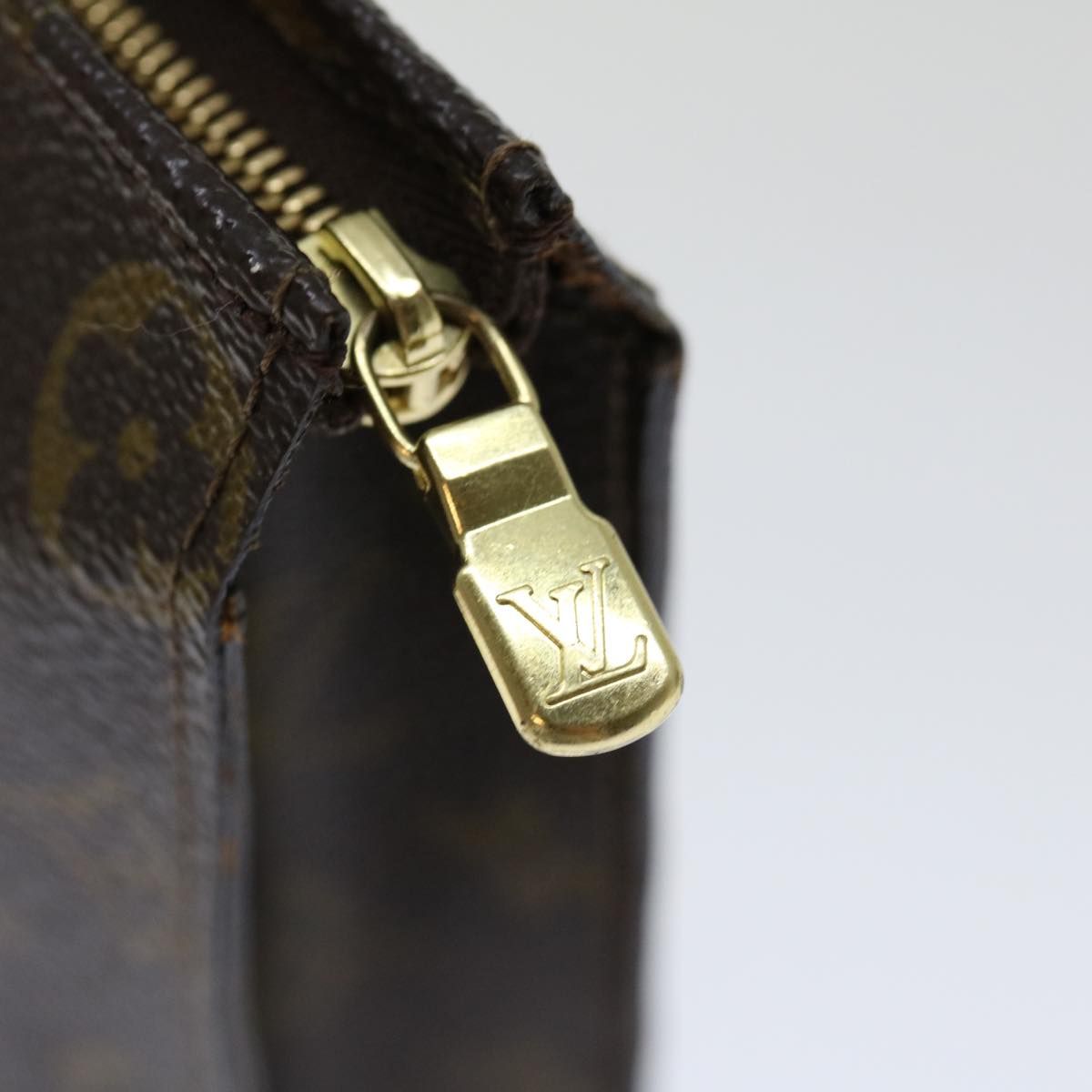 Louis Vuitton Poche Toilette 26, Monogram