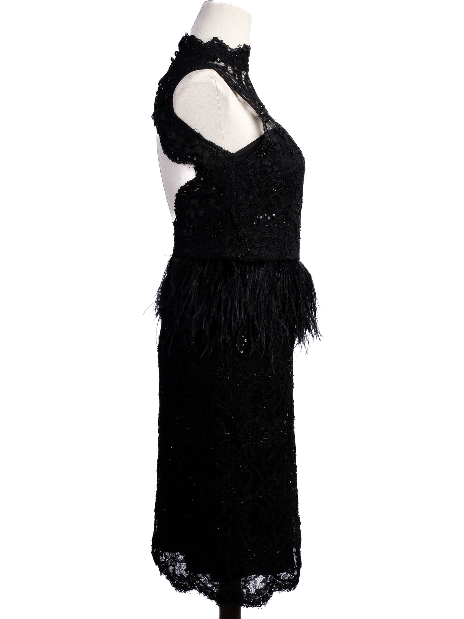 Excellent Alice+Olivia Black Silk Dress with Lace and Feathers