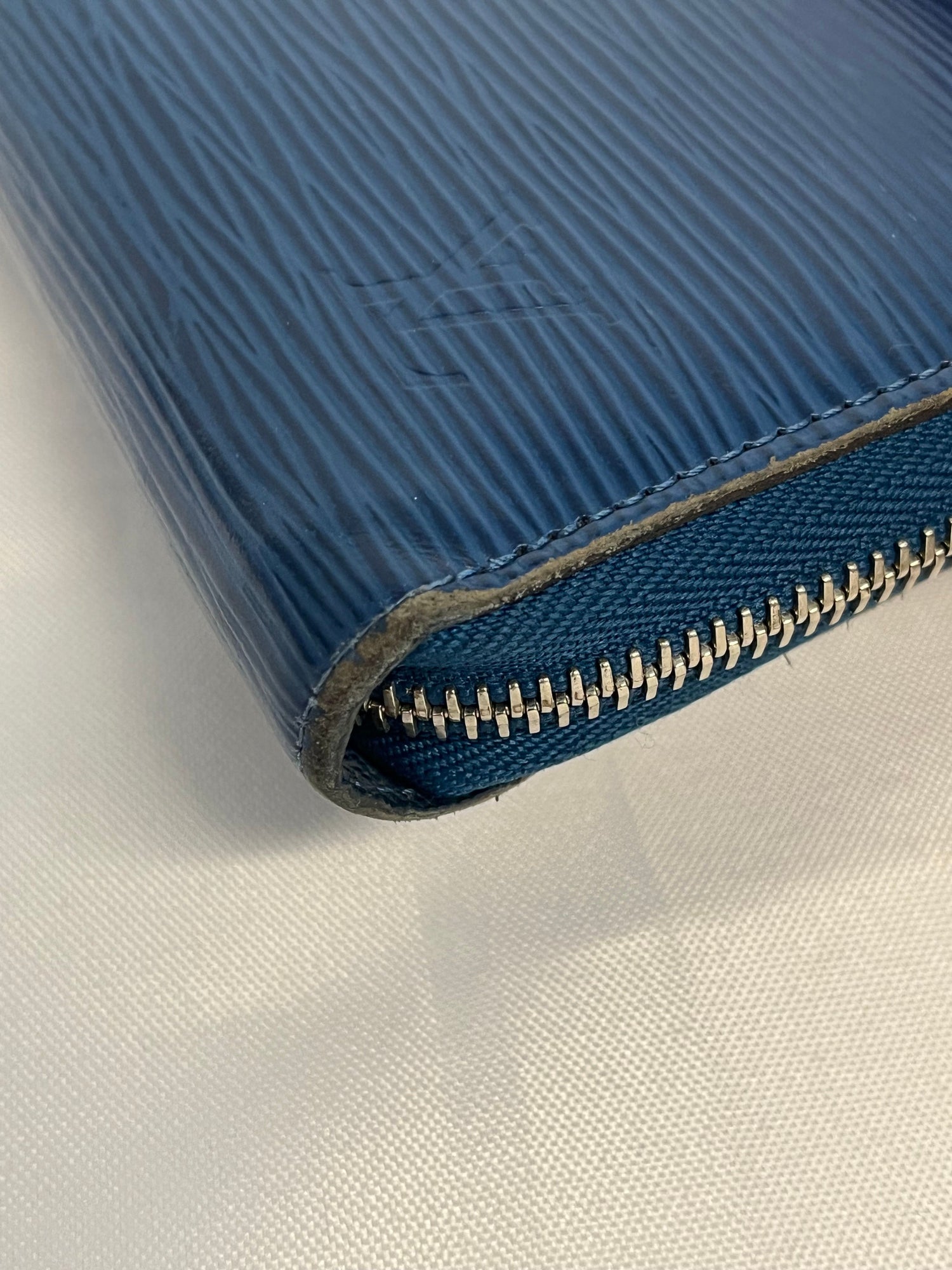 Louis Vuitton Epi Zippy Wallet