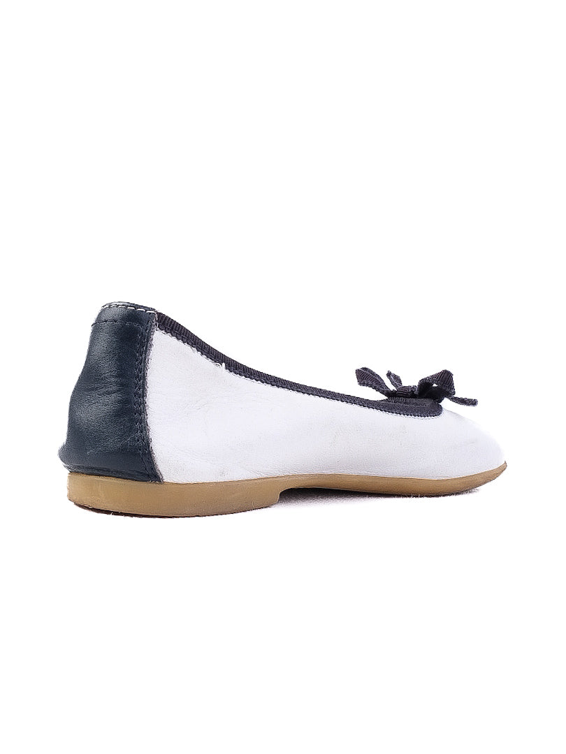 Excellent Armani Junior White Leather Ballerina Flats Size 33
