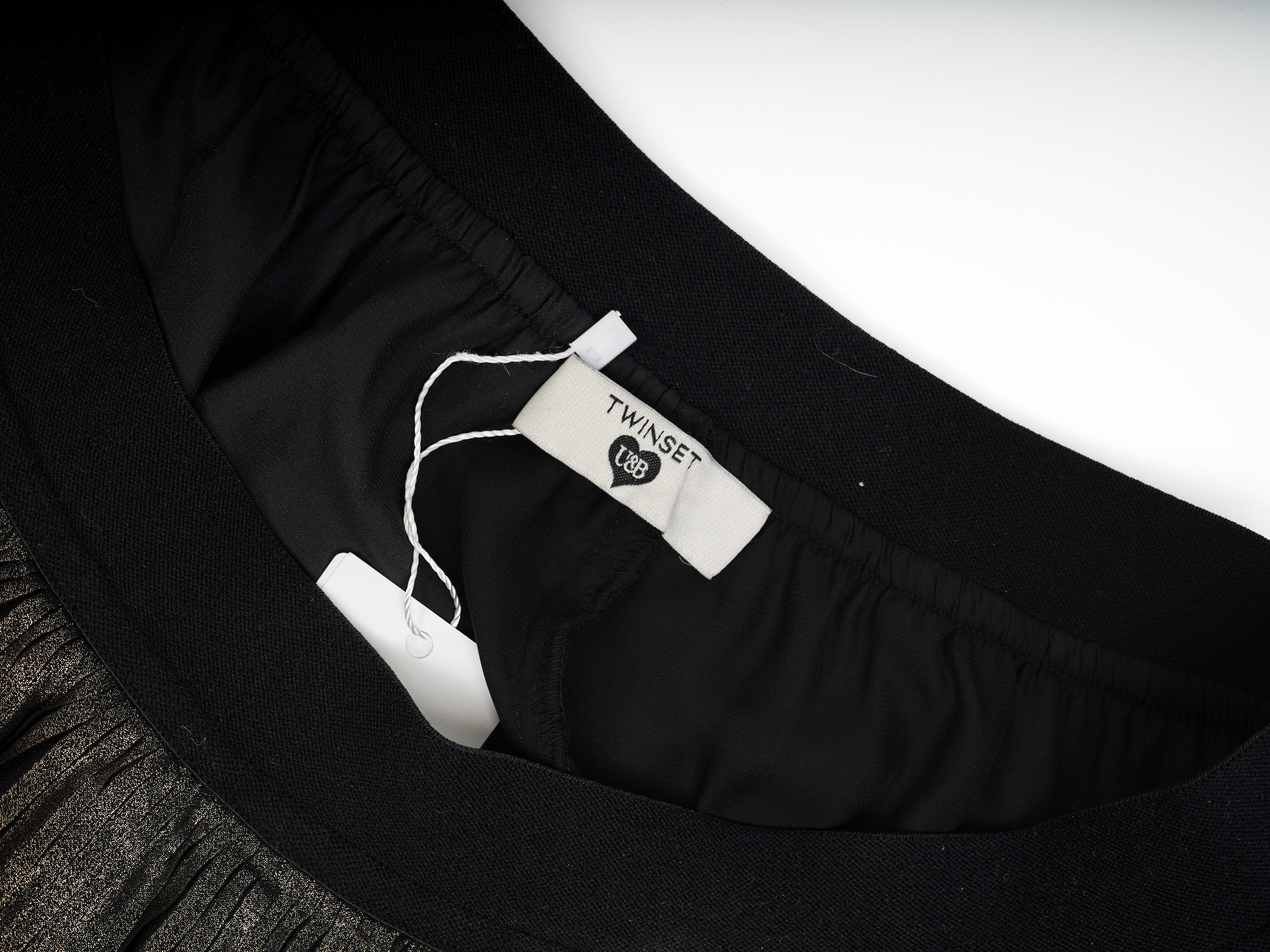 Excellent TWINSET Black &amp; Gold Pleated Skirt Size XS Polyester