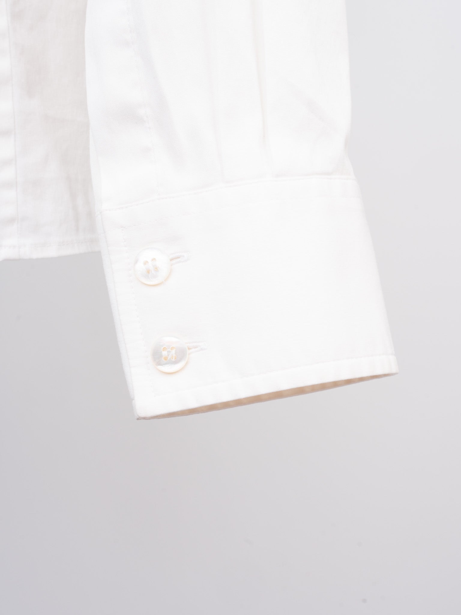 Excellent Armani Collezioni White Cotton Long-Sleeve Button-Up Shirt