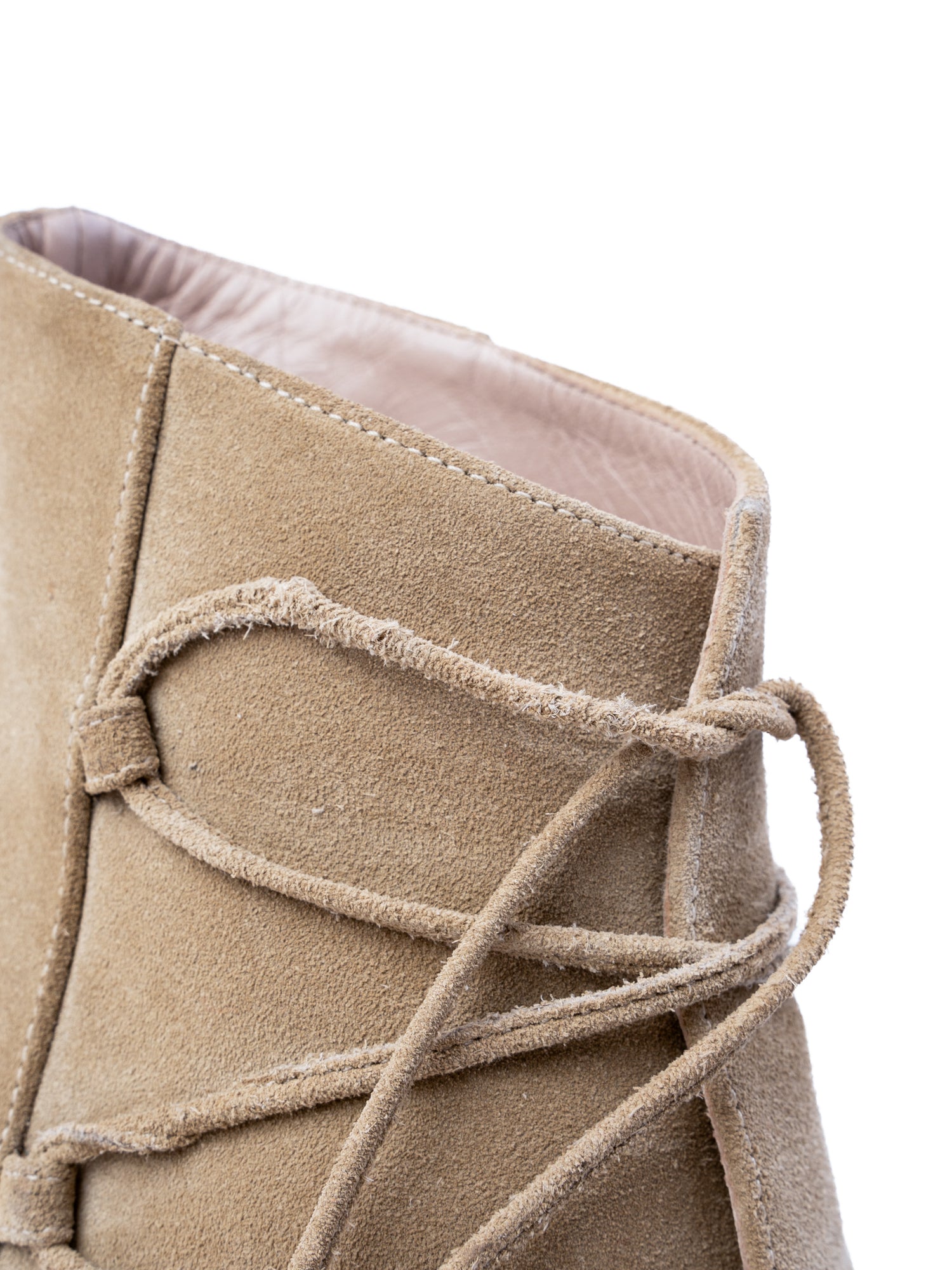 Deimille White Cashmere Size 38.5 WomenÕs Booties Excellent Condition