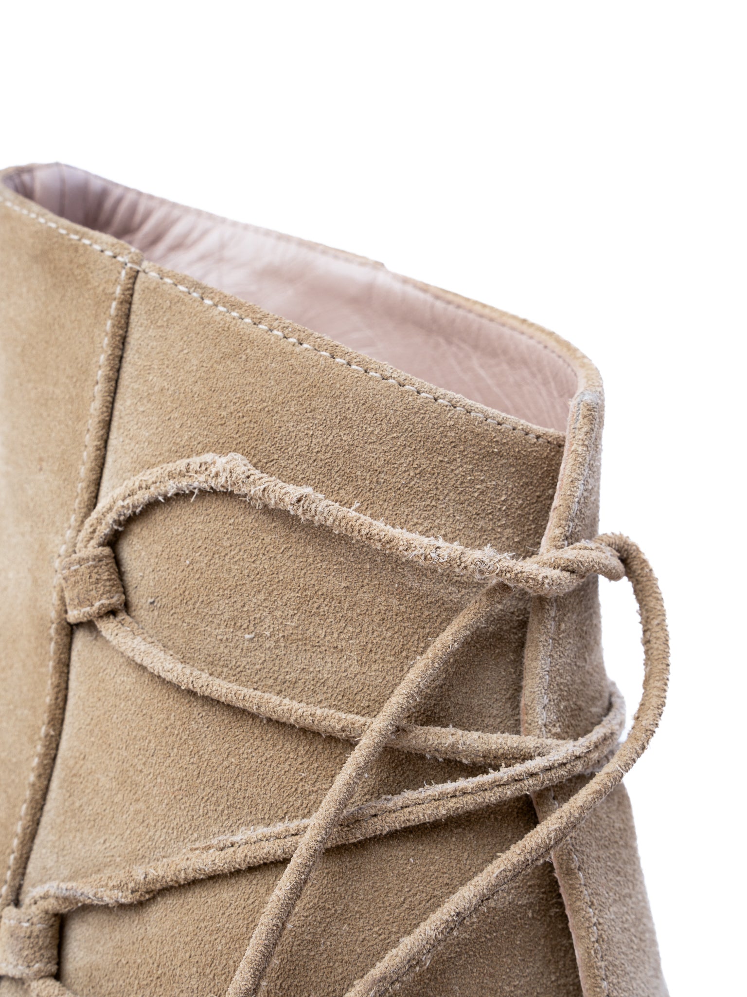 Deimille White Cashmere Size 38.5 WomenÕs Booties Excellent Condition