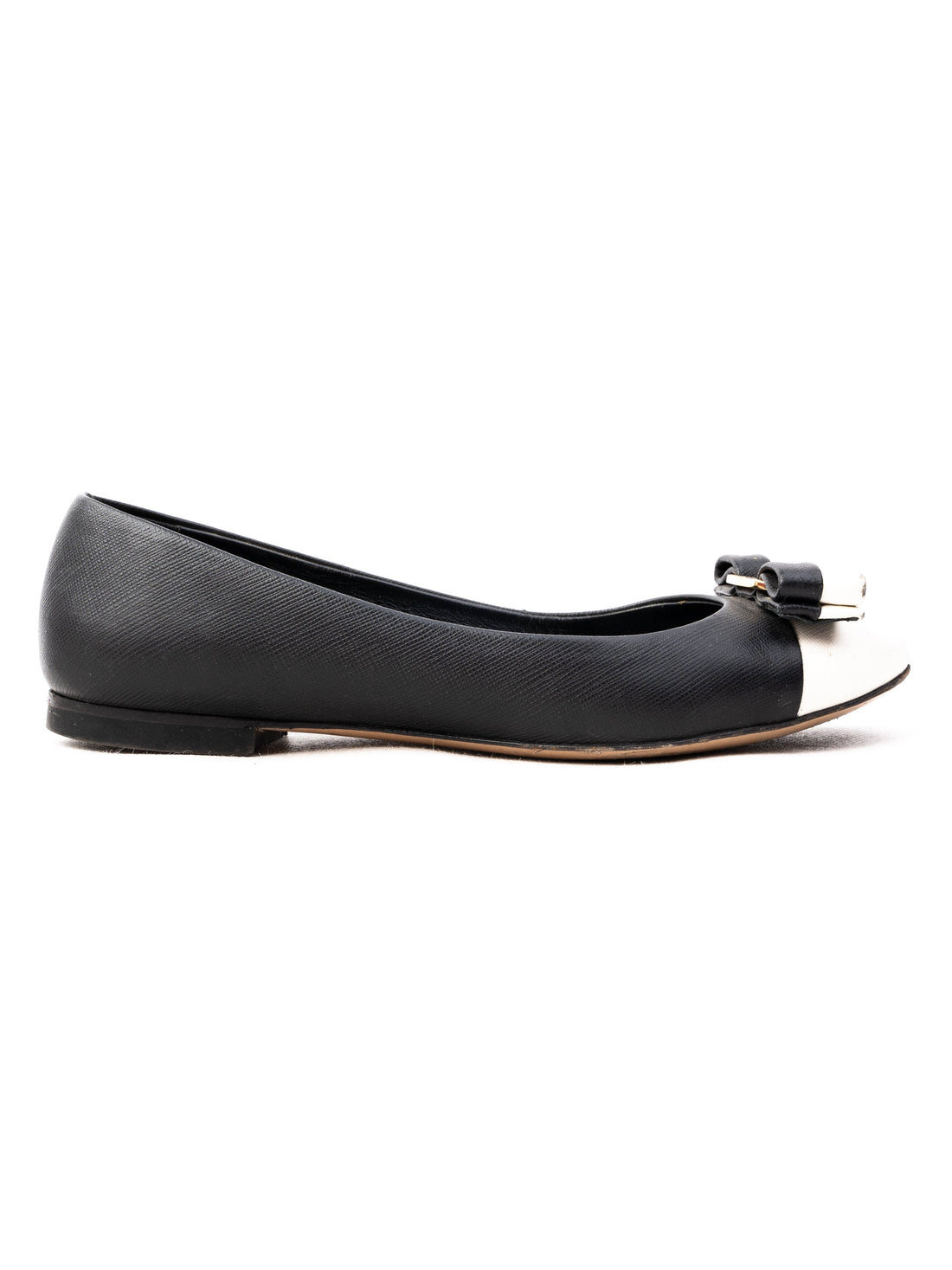 Excellent Salvatore Ferragamo Black &amp; White Leather Flats with Bow