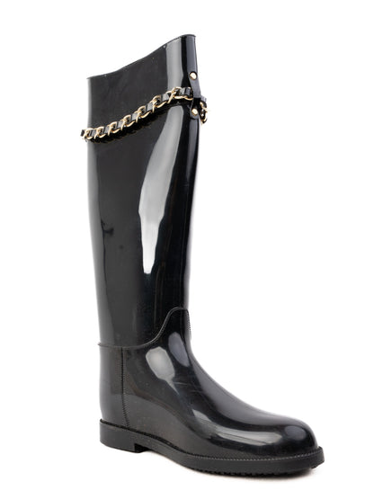 Excellent Love Moschino Black Knee-High Rain Boots with Gold Chain Detail