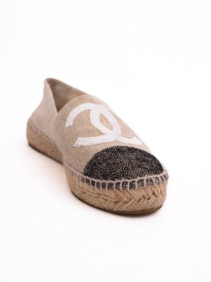 Excellent Chanel White Wool Espadrilles Size 36 with Jute Sole