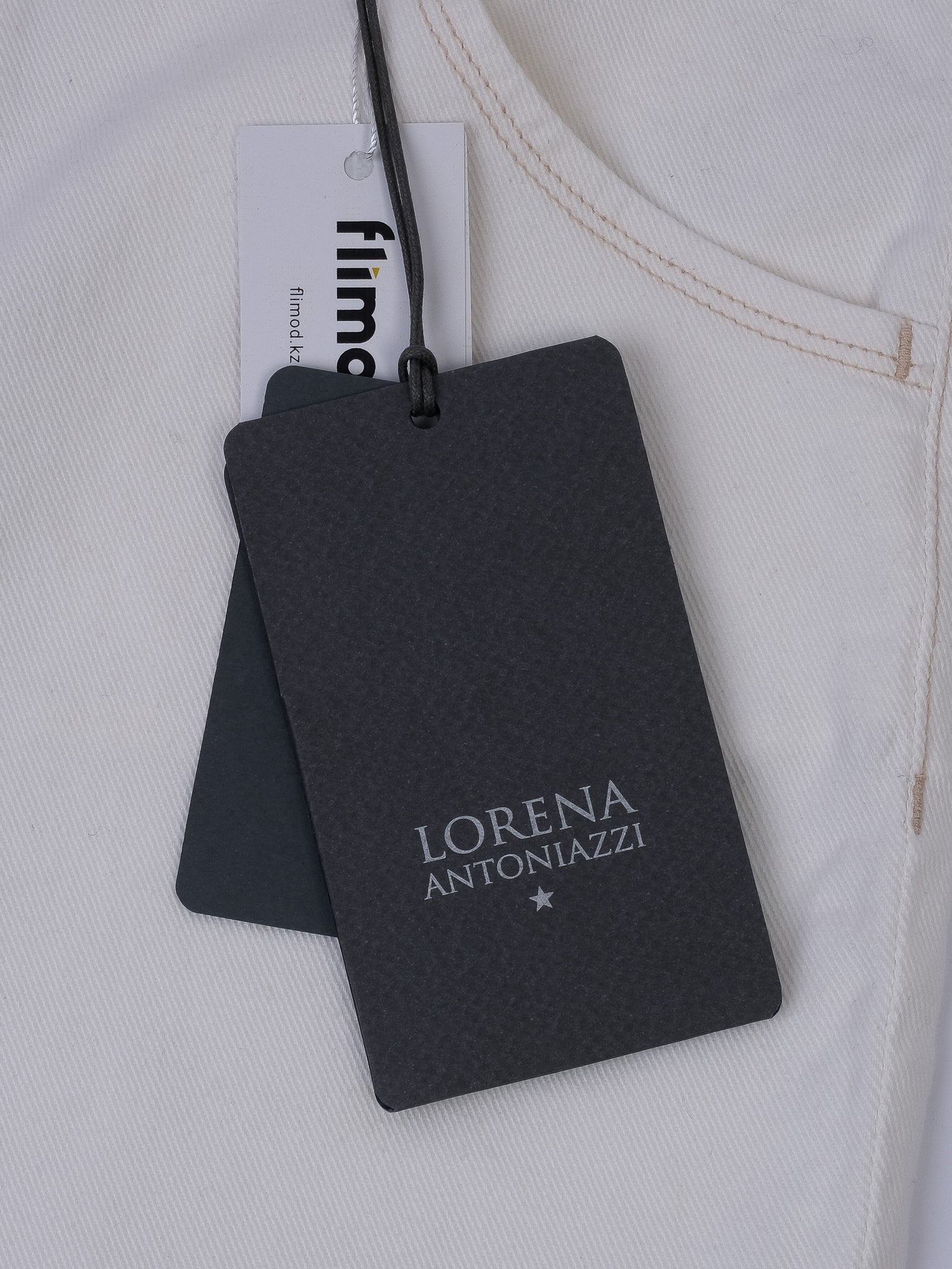 NEW Lorena Antoniazzi White Pants Size M Classic Design