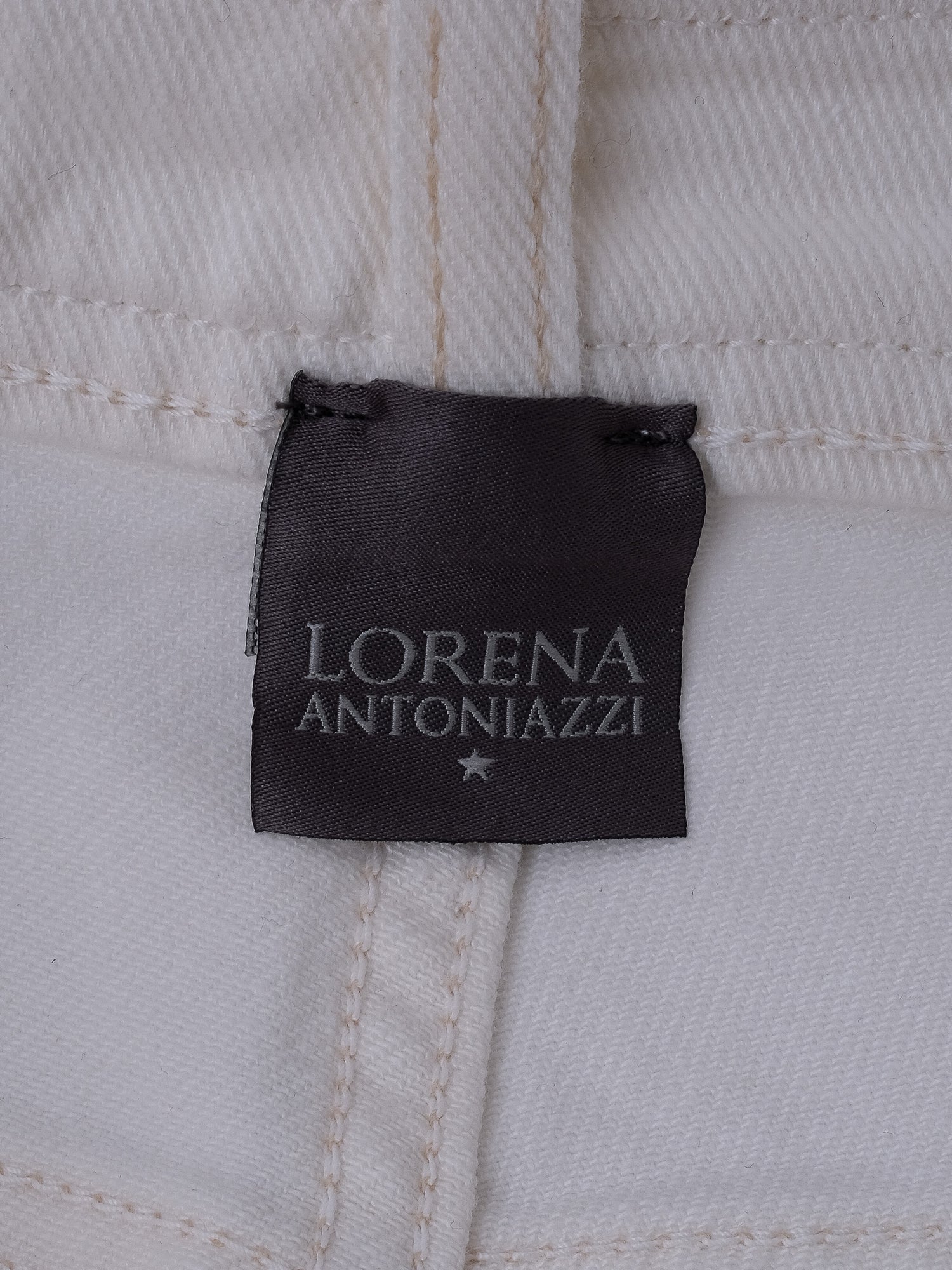 NEW Lorena Antoniazzi White Pants Size M Classic Design