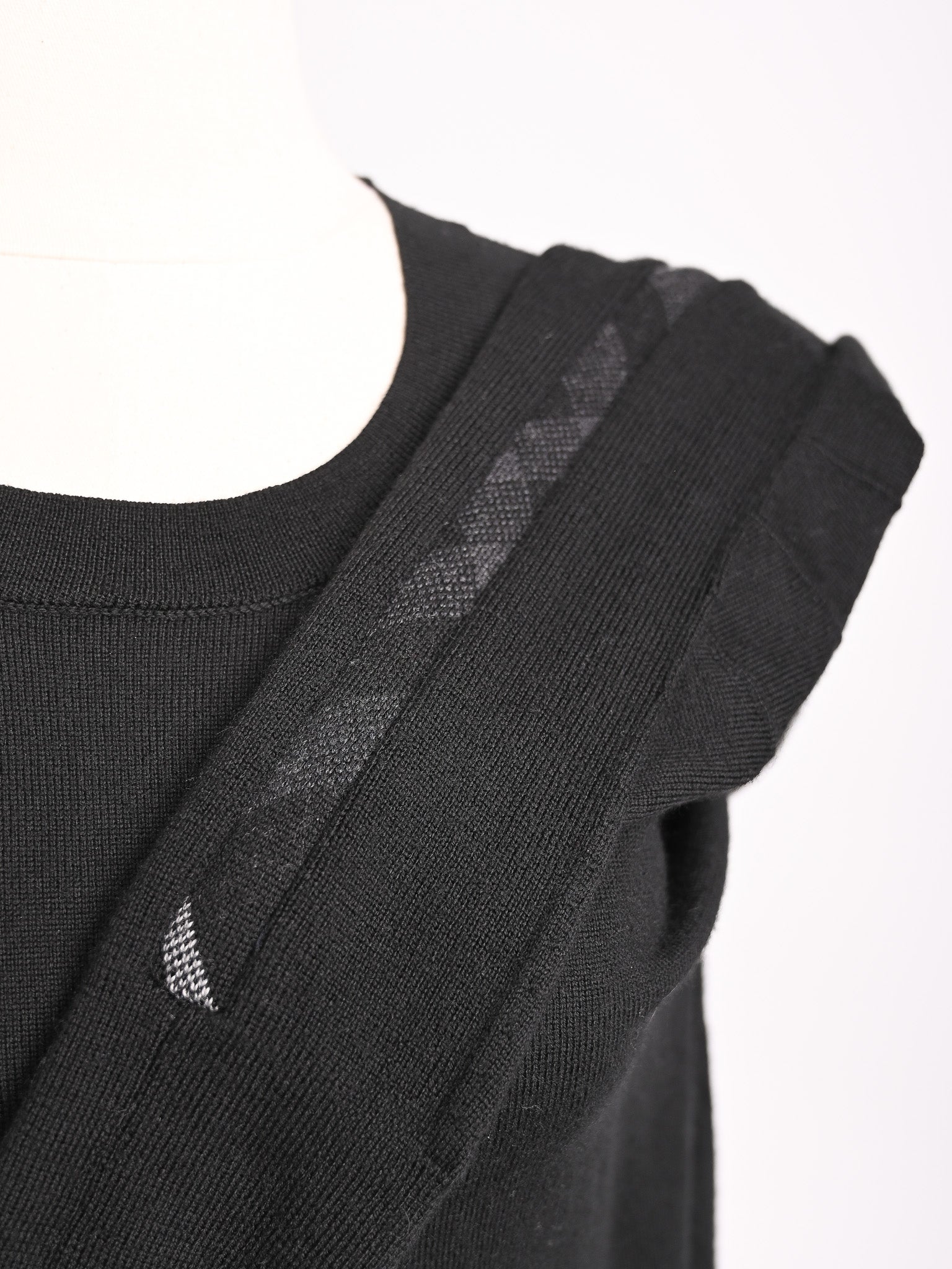 Excellent Burberry Black Wool Sweater Size M for Women