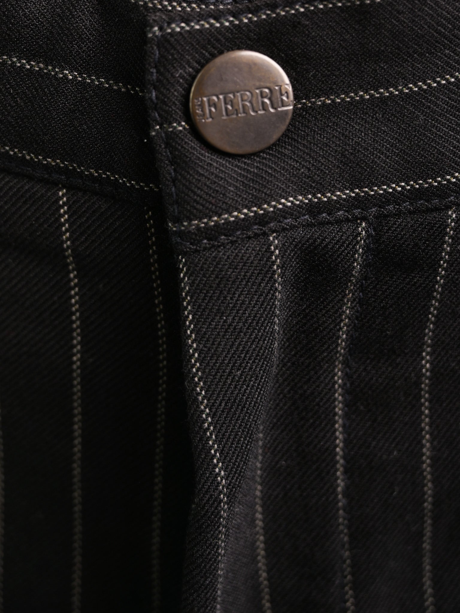 Excellent GF Ferre Black Pinstripe Pants Size 4XL Cotton