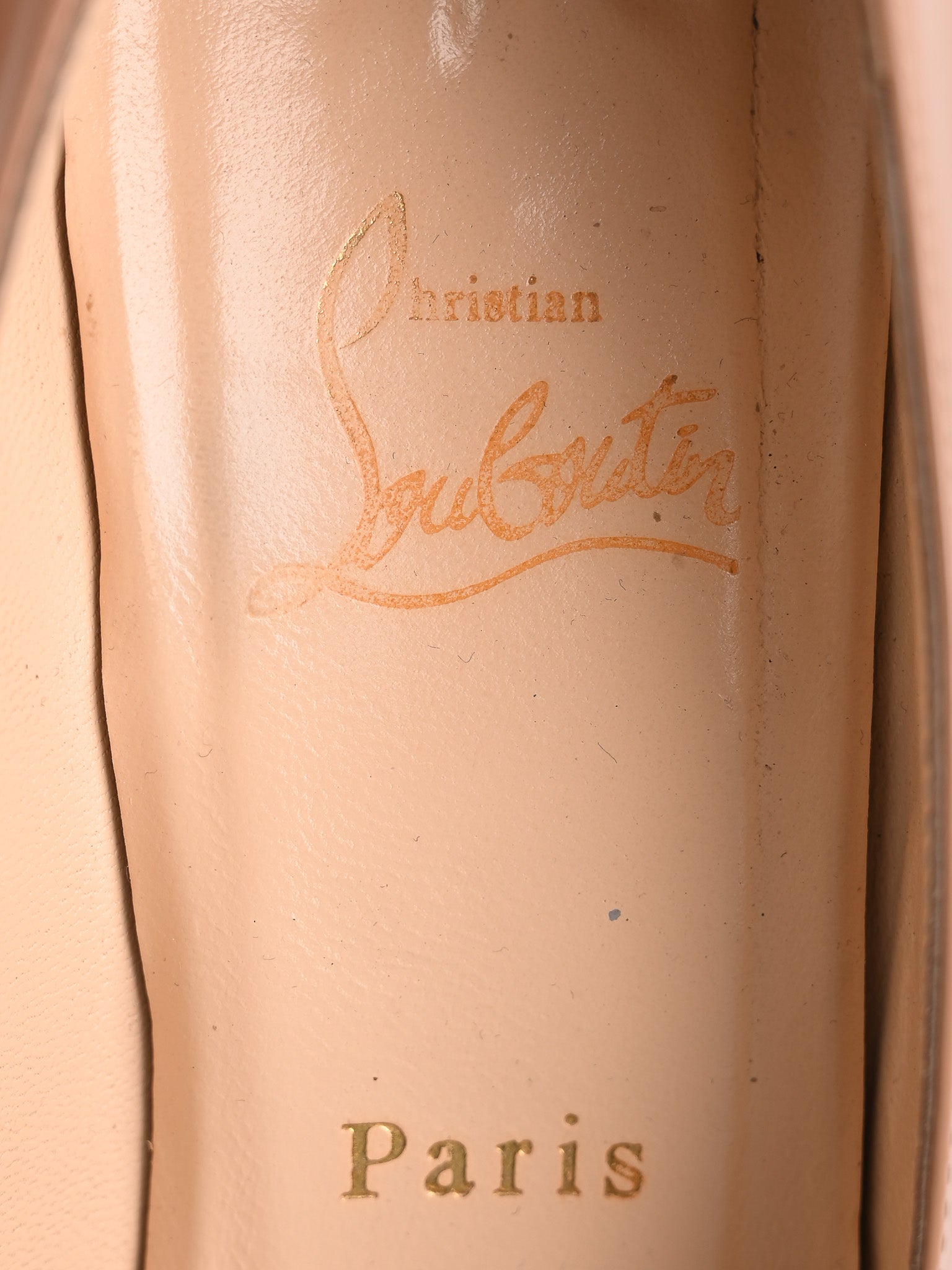Average Christian Louboutin White High-Heeled Shoes Size 37.5