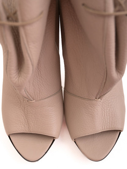 Good Burberry White Leather High-Heeled Ankle Boots Size 39