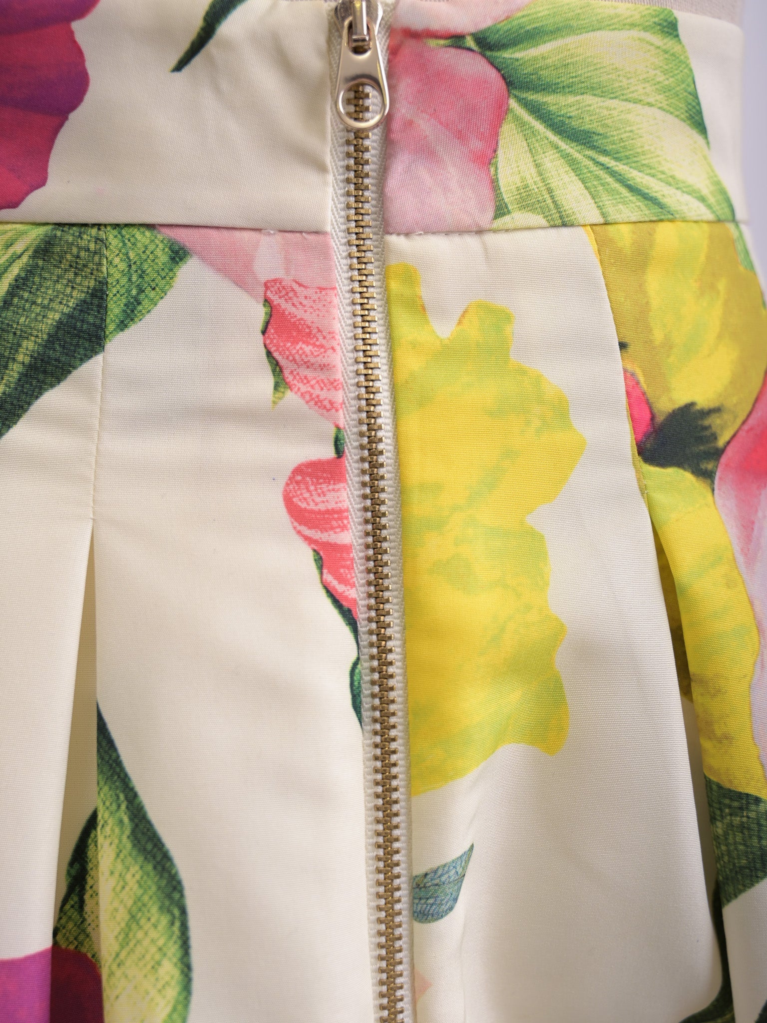 Excellent Ted Baker Floral Print White Cotton Skirt Size M