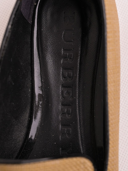 Good Burberry Women’s White Textile Loafers with Metallic Trim