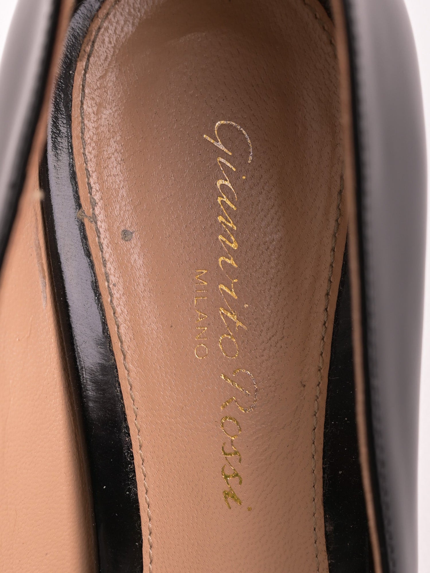 Good Gianvito Rossi Black High-Heeled Pumps Size 35 Lacquer Peep Toe