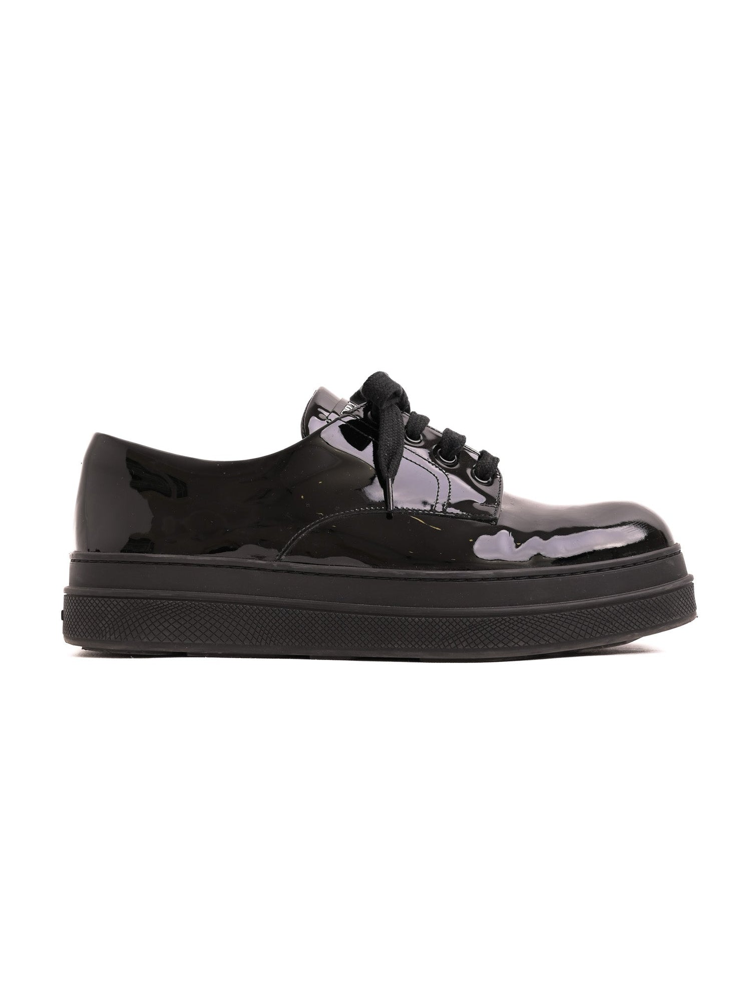 Excellent Prada Black Leather Shoes Size 41 with Glossy Finish
