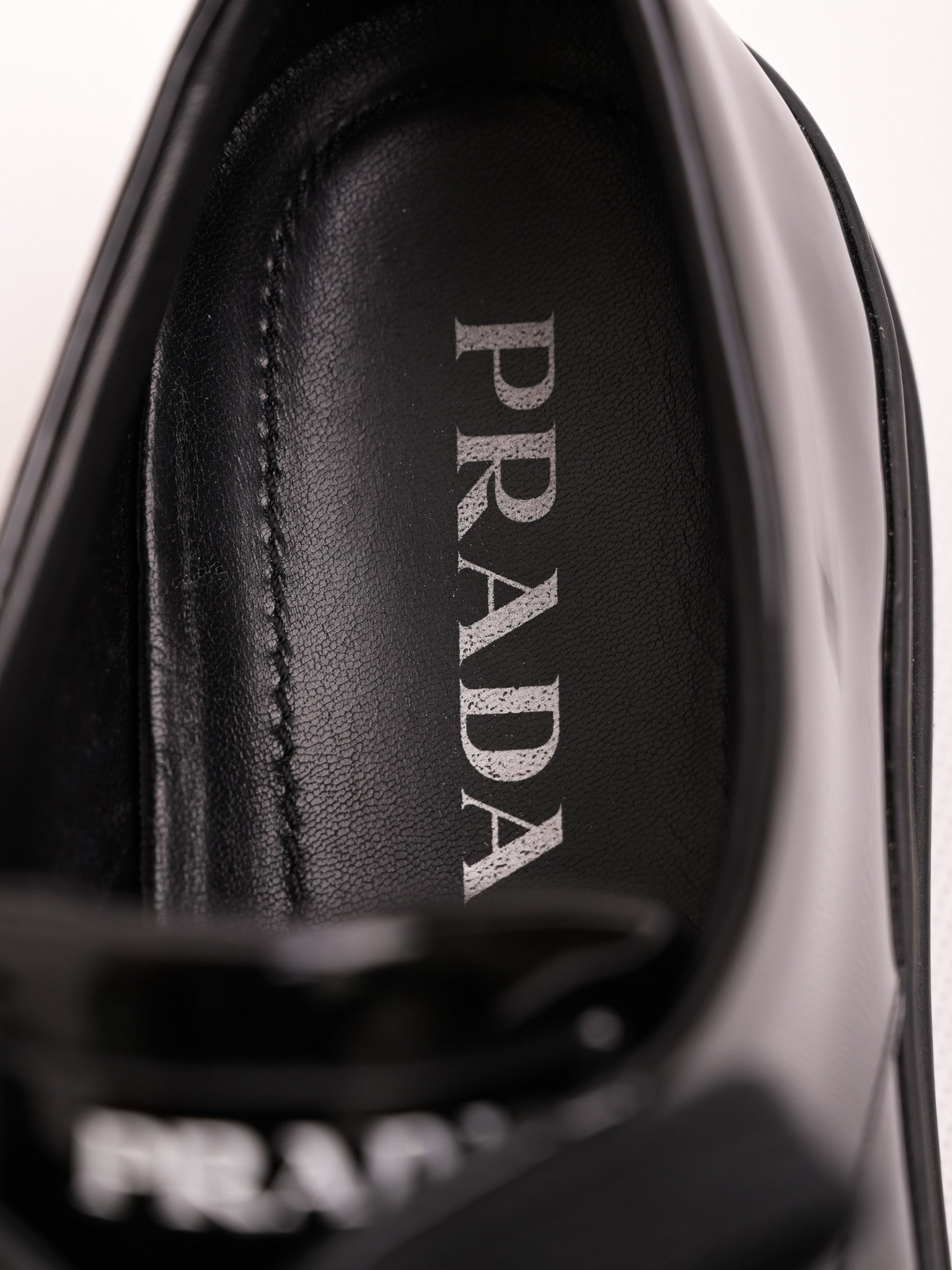 Excellent Prada Black Leather Shoes Size 41 with Glossy Finish