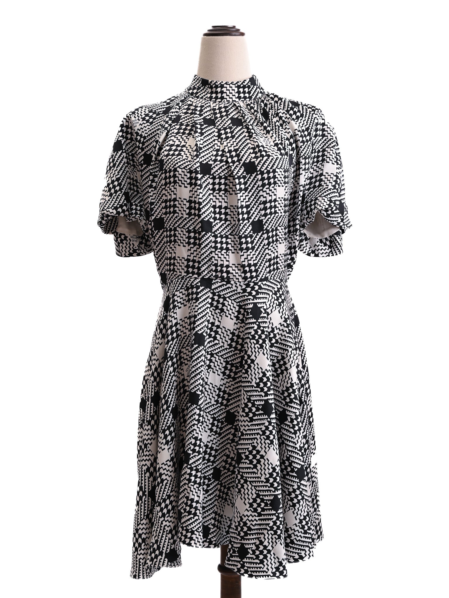 Good Louis Vuitton Black and White Geometric Silk Dress Size S