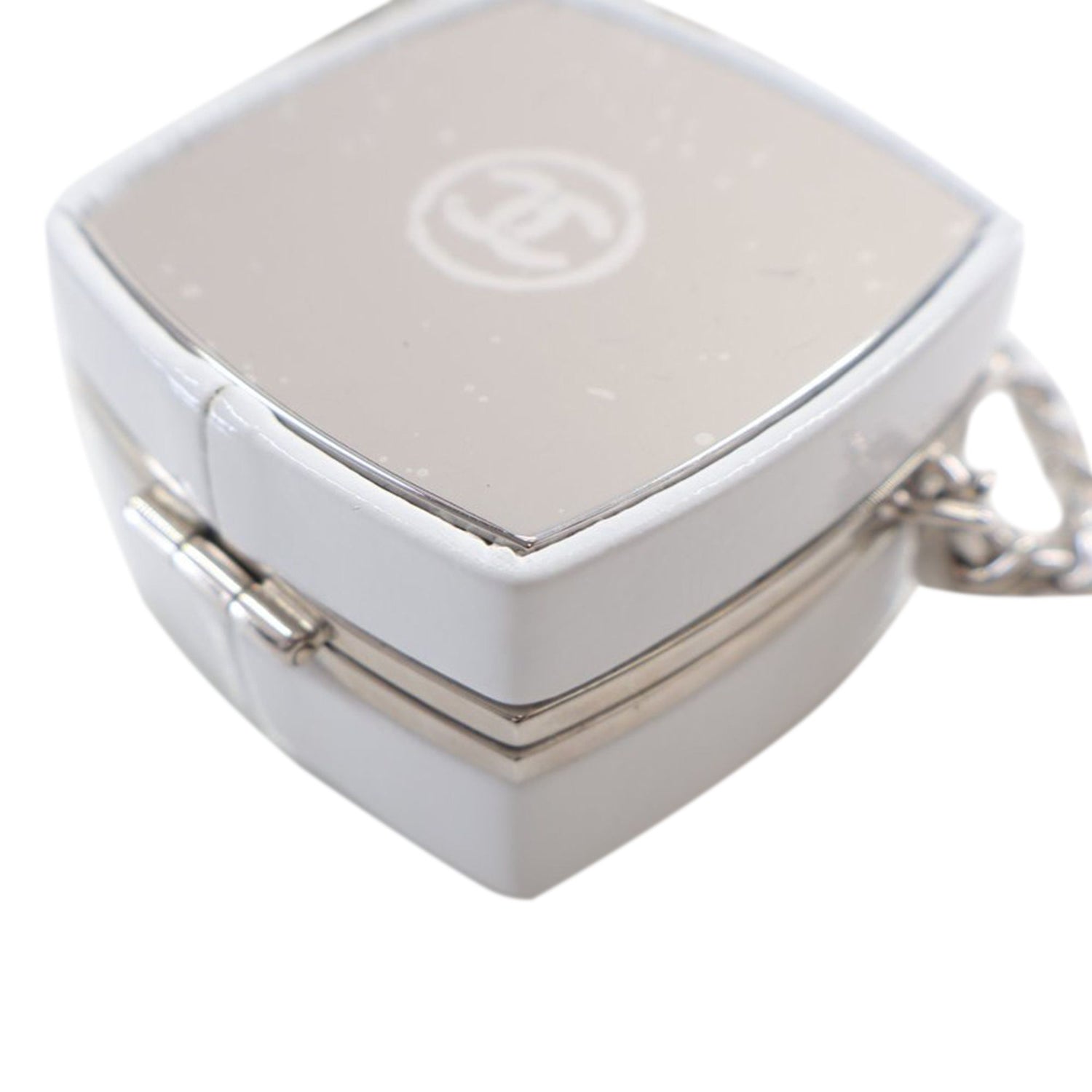 Chanel Patent Goatskin Make-up Box Clutch With Chain White