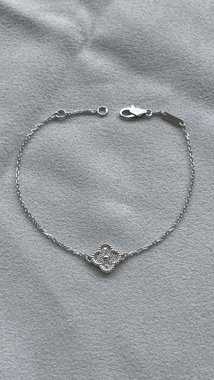Van Cleef &amp; Arpels Sweet Alhambra Diamond Pave 1 Motif White Gold Bracelet
