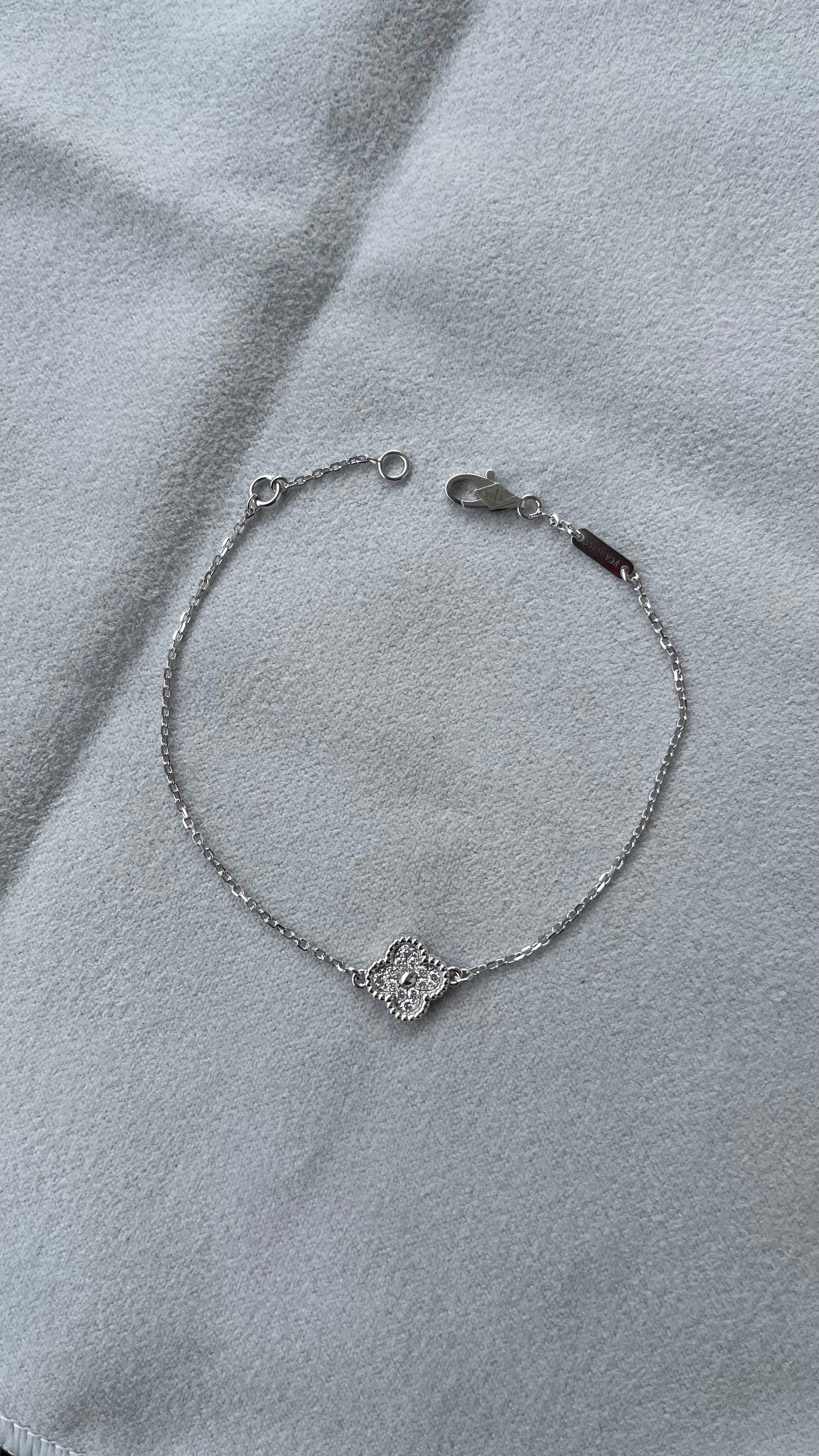 Van Cleef &amp; Arpels Sweet Alhambra Diamond Pave 1 Motif White Gold Bracelet