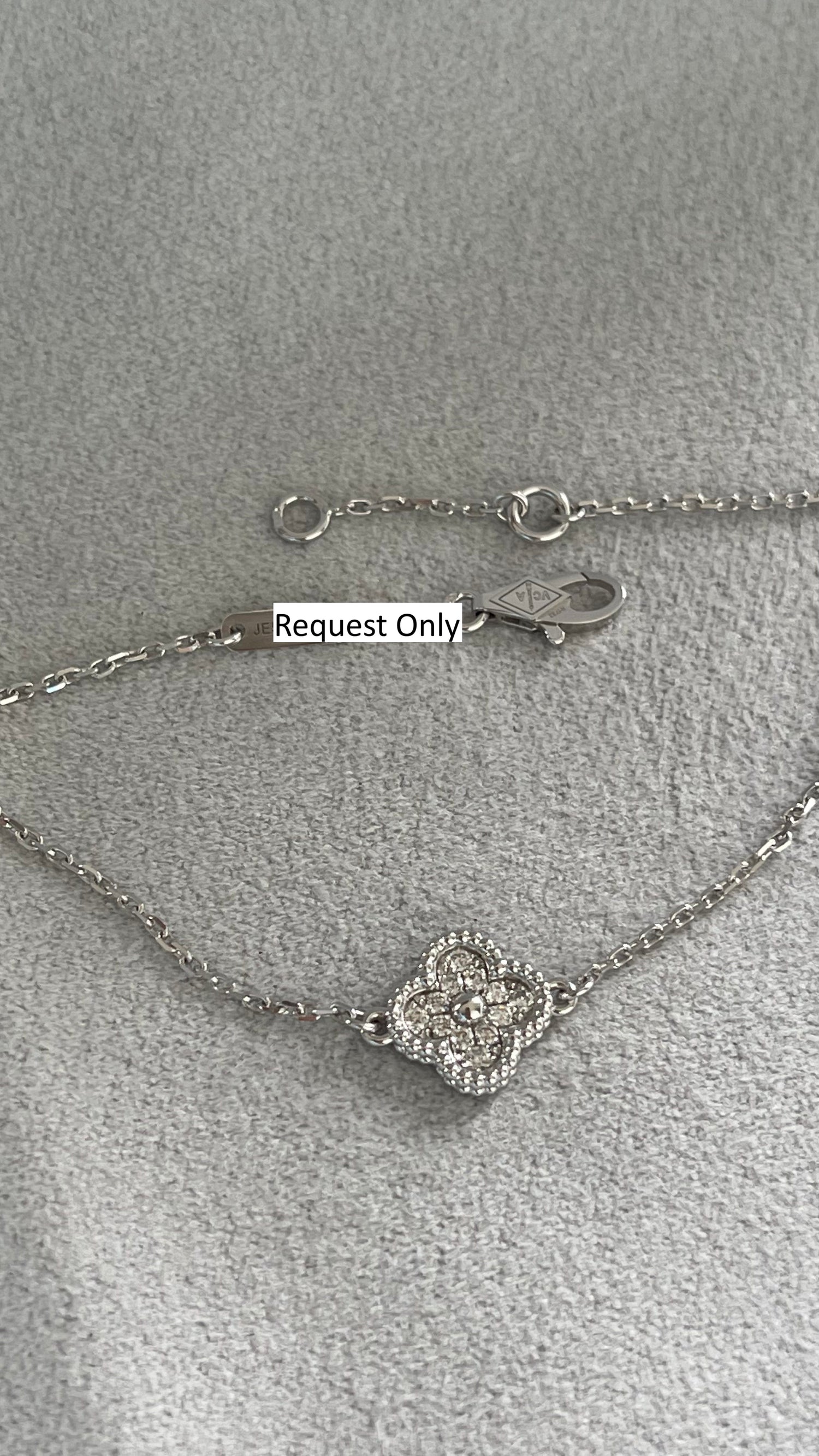 Van Cleef &amp; Arpels Sweet Alhambra Diamond Pave 1 Motif White Gold Bracelet
