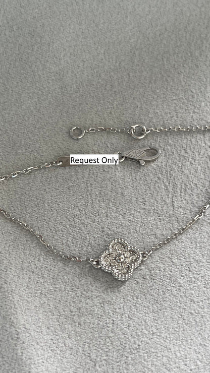 Van Cleef &amp; Arpels Sweet Alhambra Diamond Pave 1 Motif White Gold Bracelet