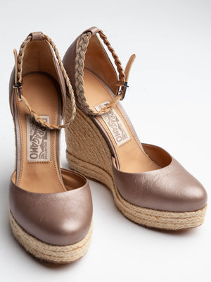 Descriptive image text