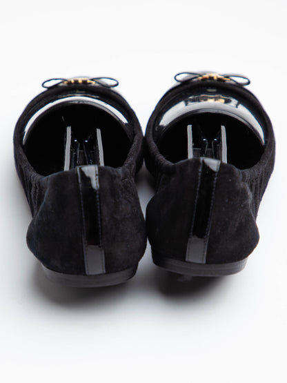 Average Louis Vuitton Black Velvet Loafers Size 37.5 with Gold Logo