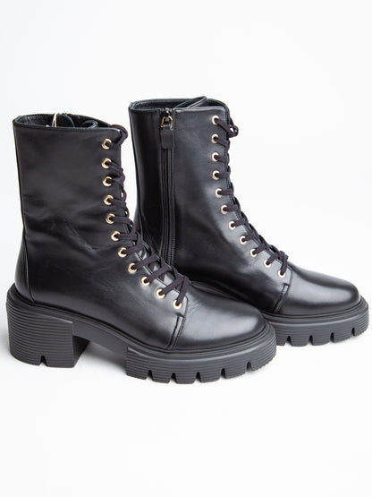 Excellent Stuart Weitzman Black Leather Combat Boots Size 40