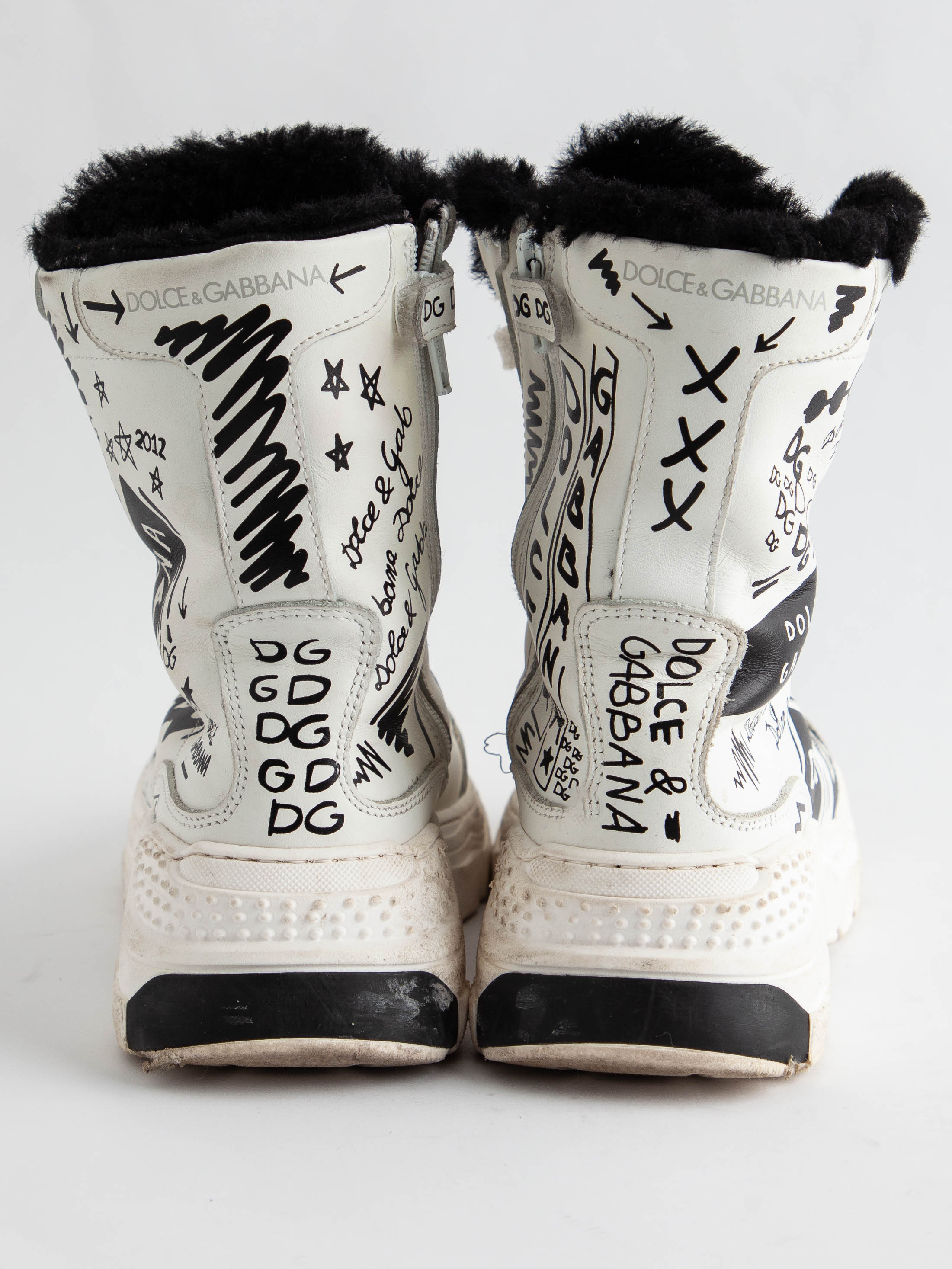 Good Dolce &amp; Gabbana White Graffiti High-Top Sneakers Size 34.5