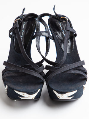 Descriptive image text