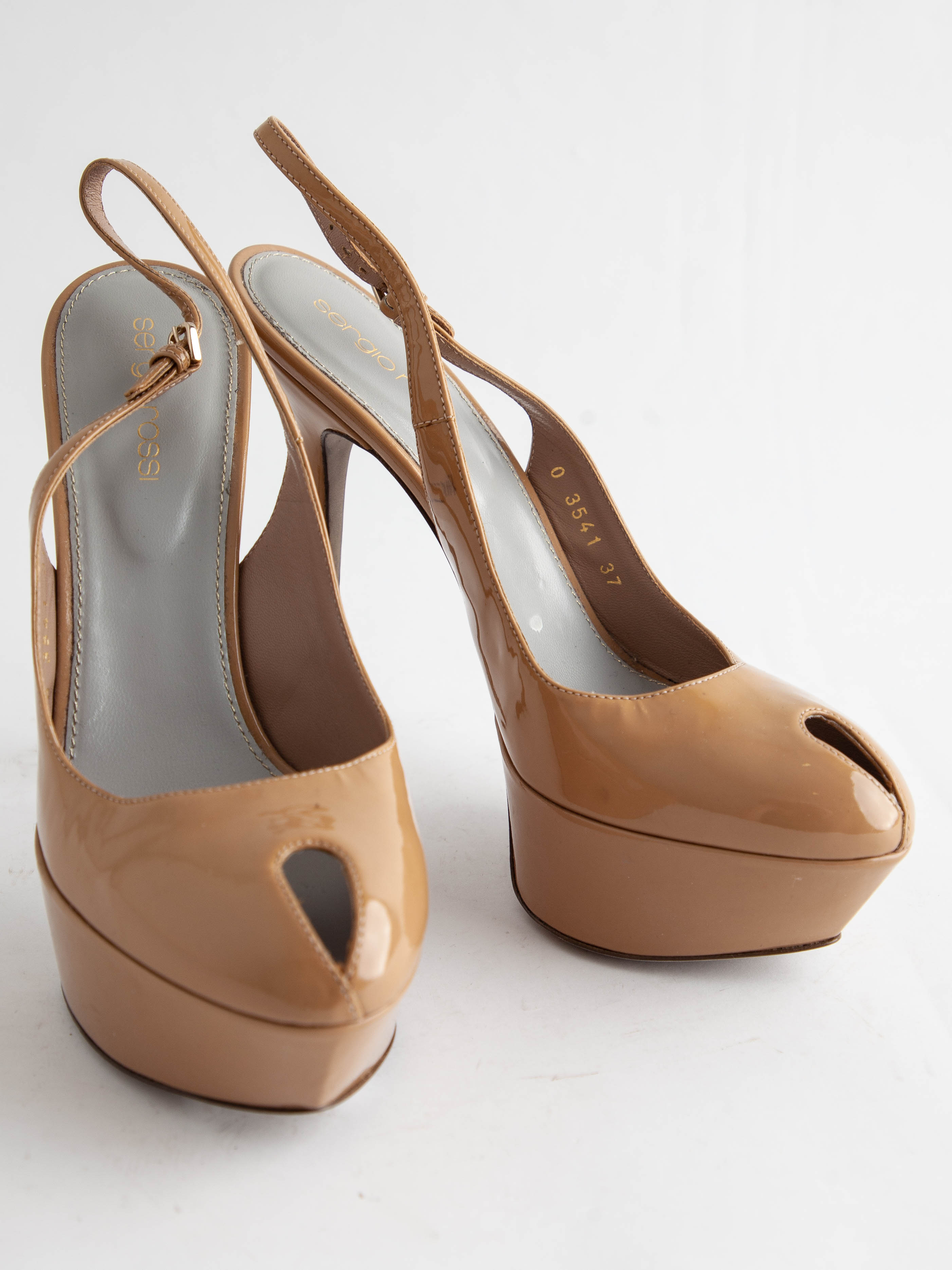 Good Sergio Rossi White Lacquer Slingback High-Heeled Shoes Size 36