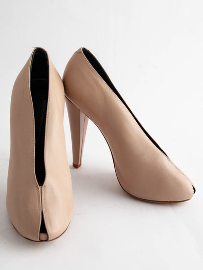Good Celine White Leather High-Heeled Shoes Size 36 Split-Toe Design