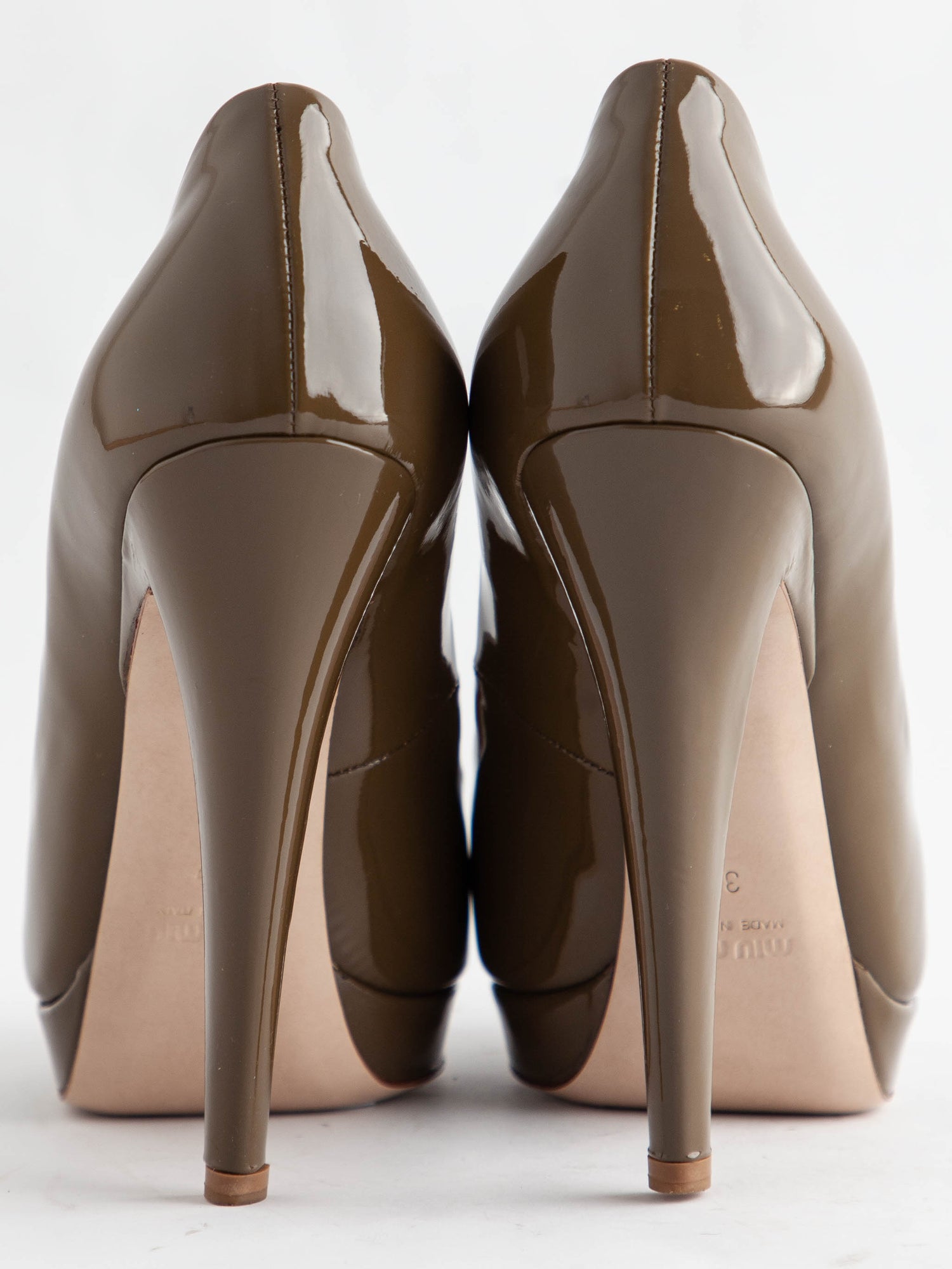 Excellent Miu Miu Green Lacquer High-Heeled Pumps Size 37