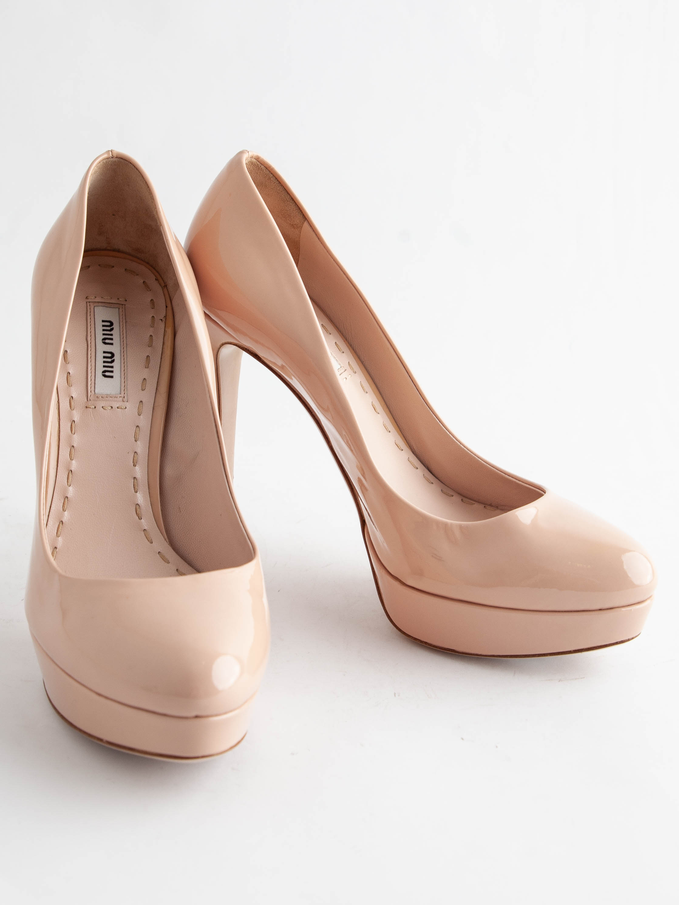 Excellent Miu Miu White Lacquer High-Heeled Platform Pumps