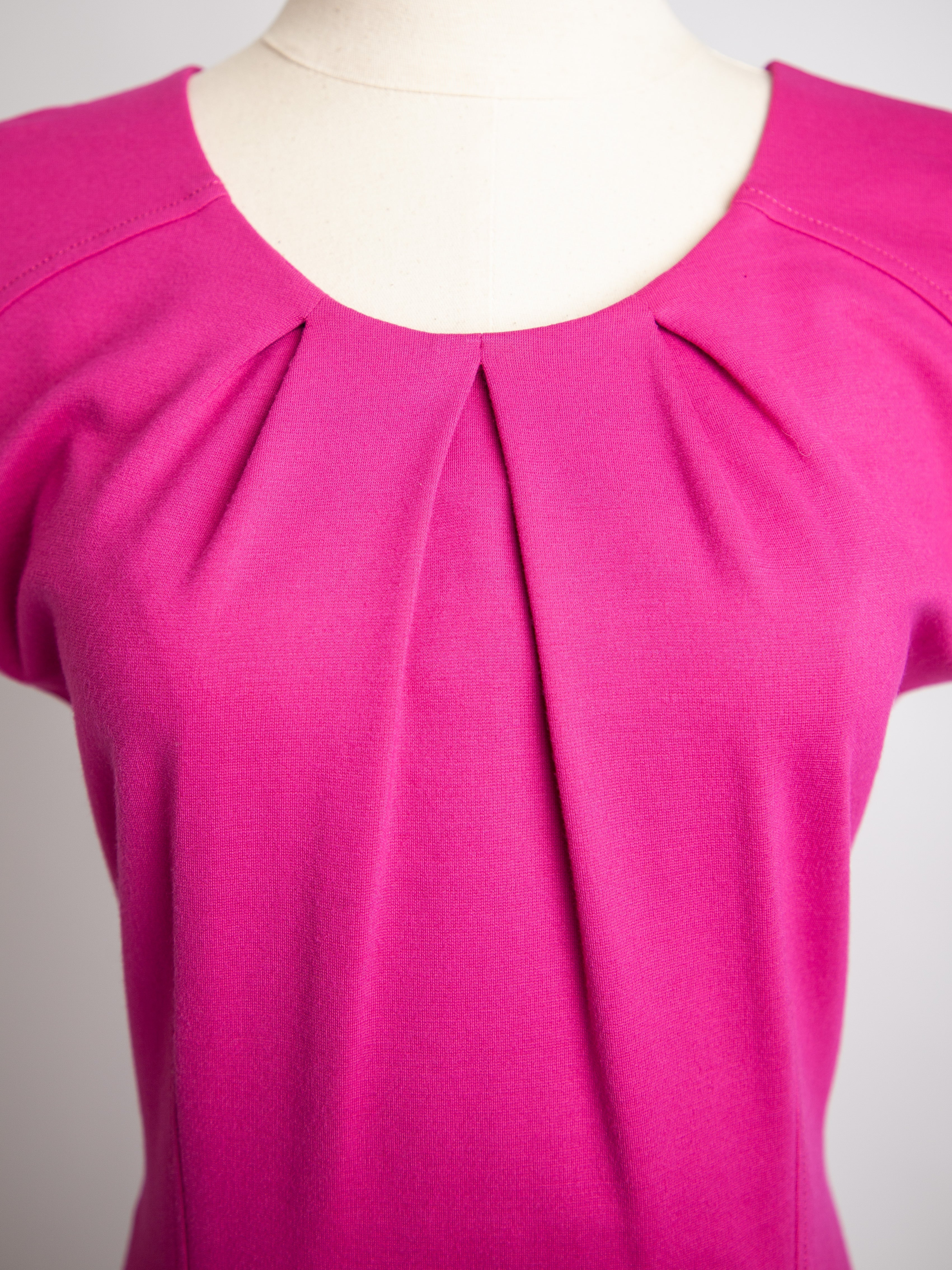 Good Escada Pink Polyester Dress Size M with Pleats &amp; Zip Closure