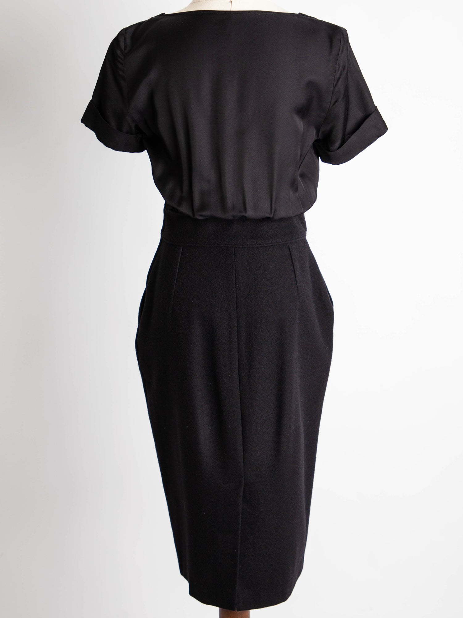 Good NAF NAF Black Wool Dress Size XS Elegant V-Neck Short Sleeve