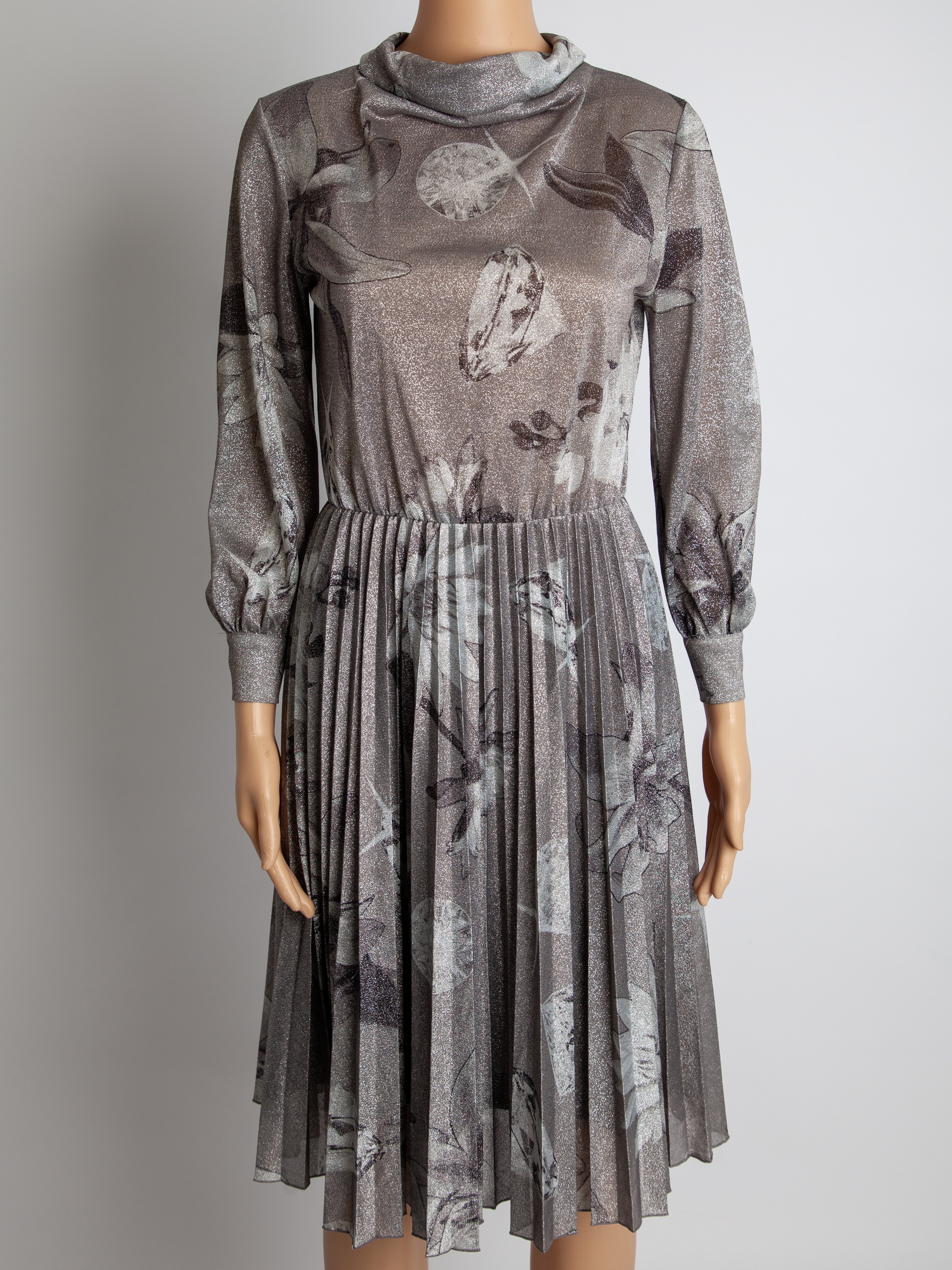 Good MaxCo Gray Floral Long-Sleeved Dress Size XS