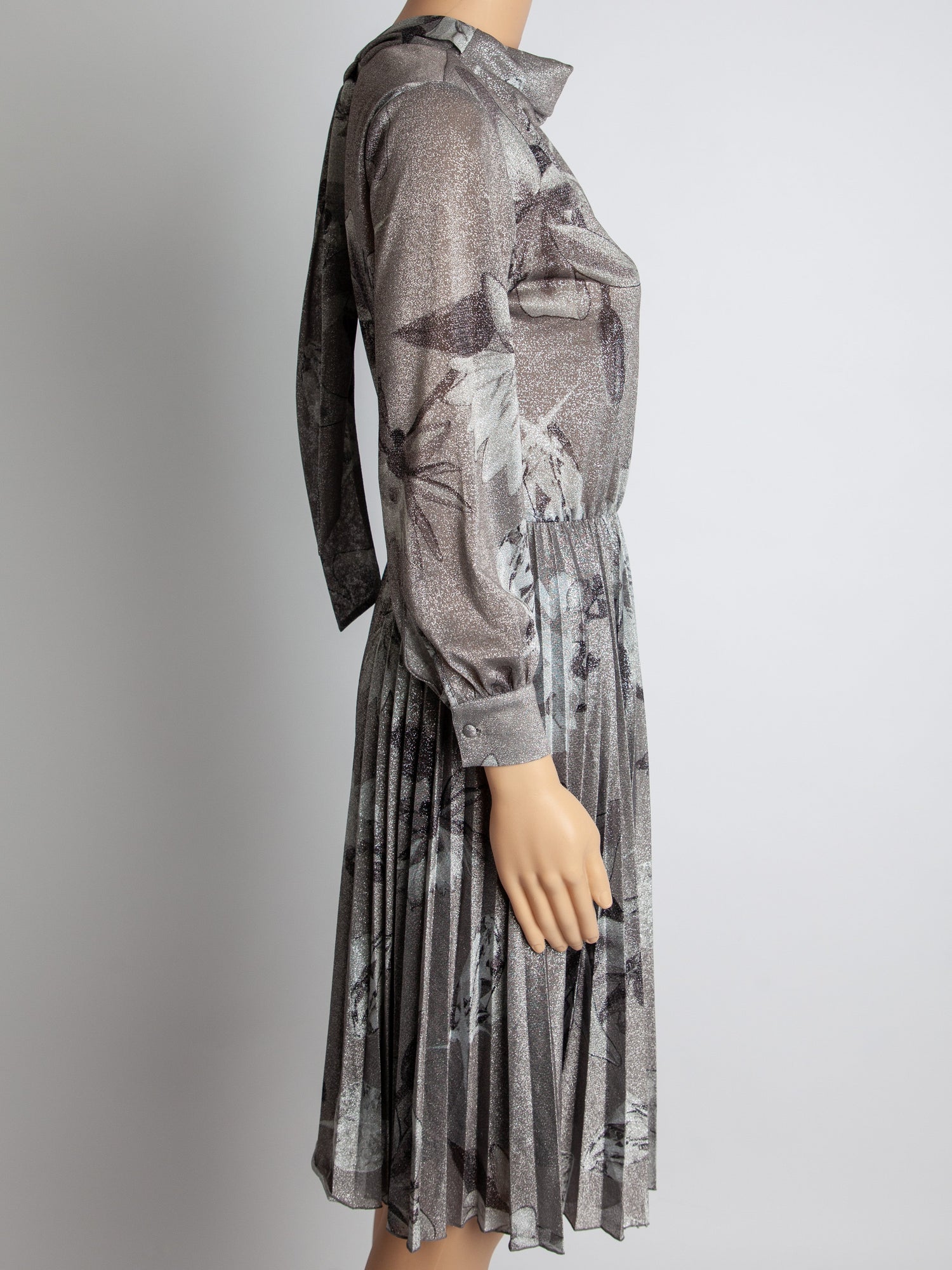 Good MaxCo Gray Floral Long-Sleeved Dress Size XS
