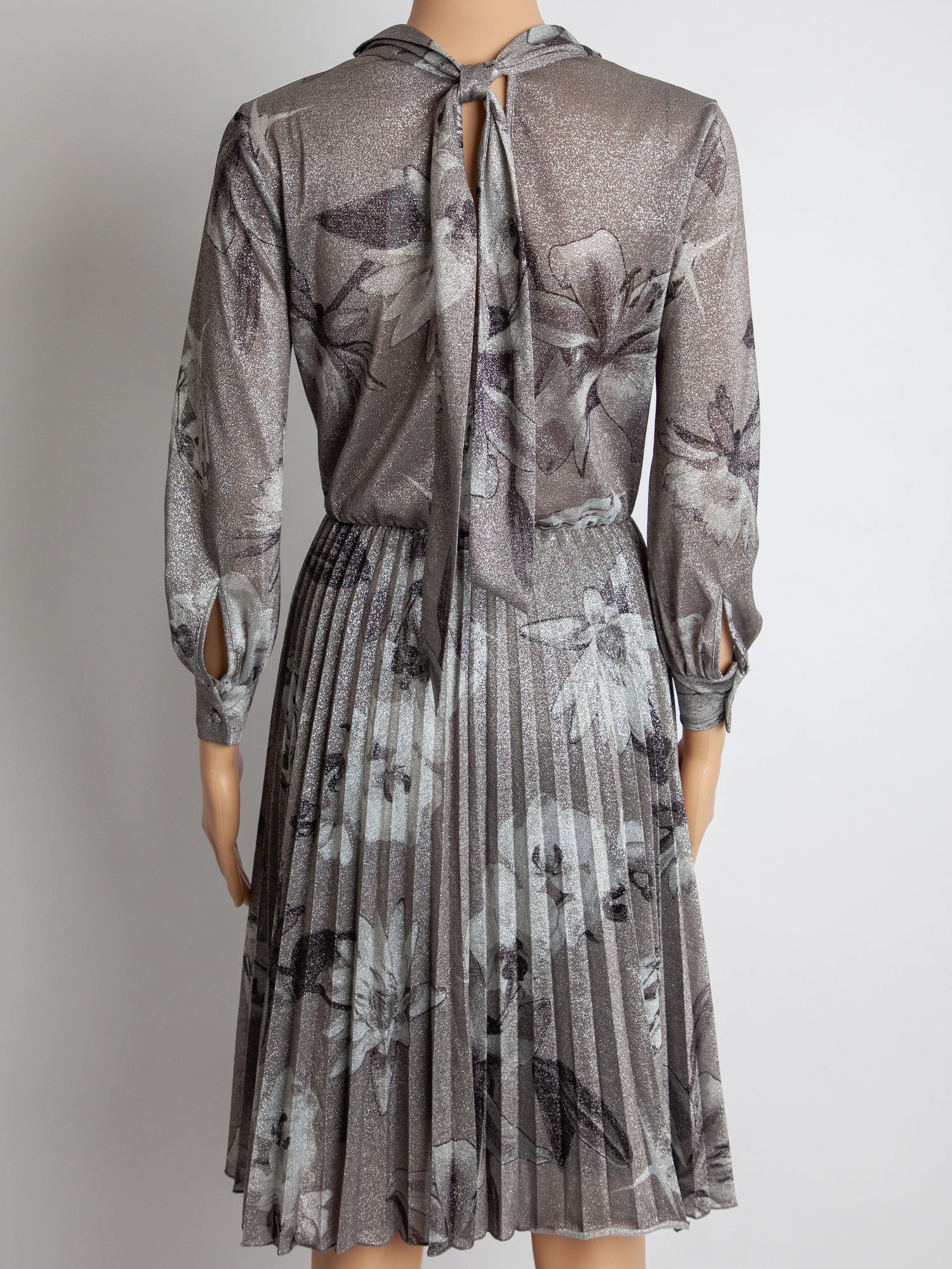 Good MaxCo Gray Floral Long-Sleeved Dress Size XS