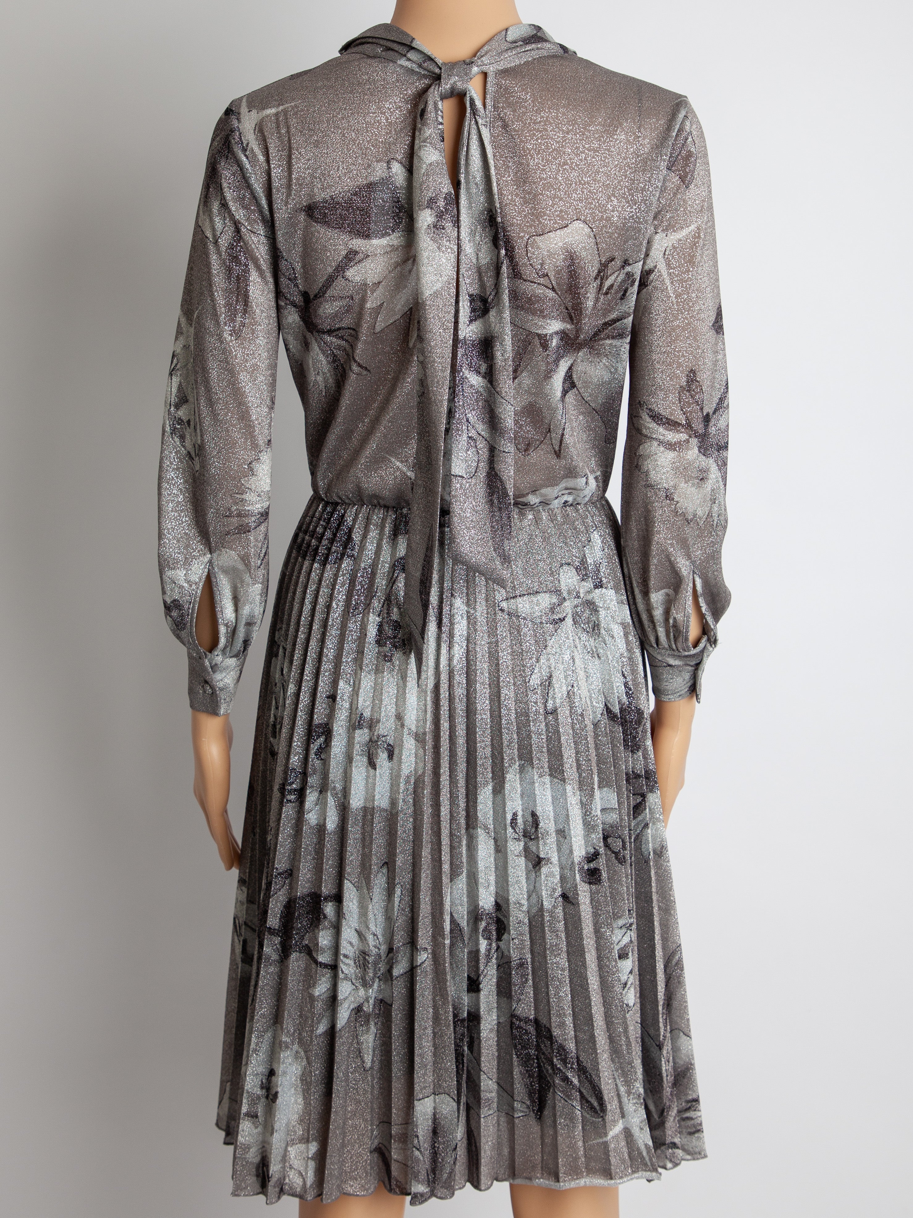 Good MaxCo Gray Floral Long-Sleeved Dress Size XS