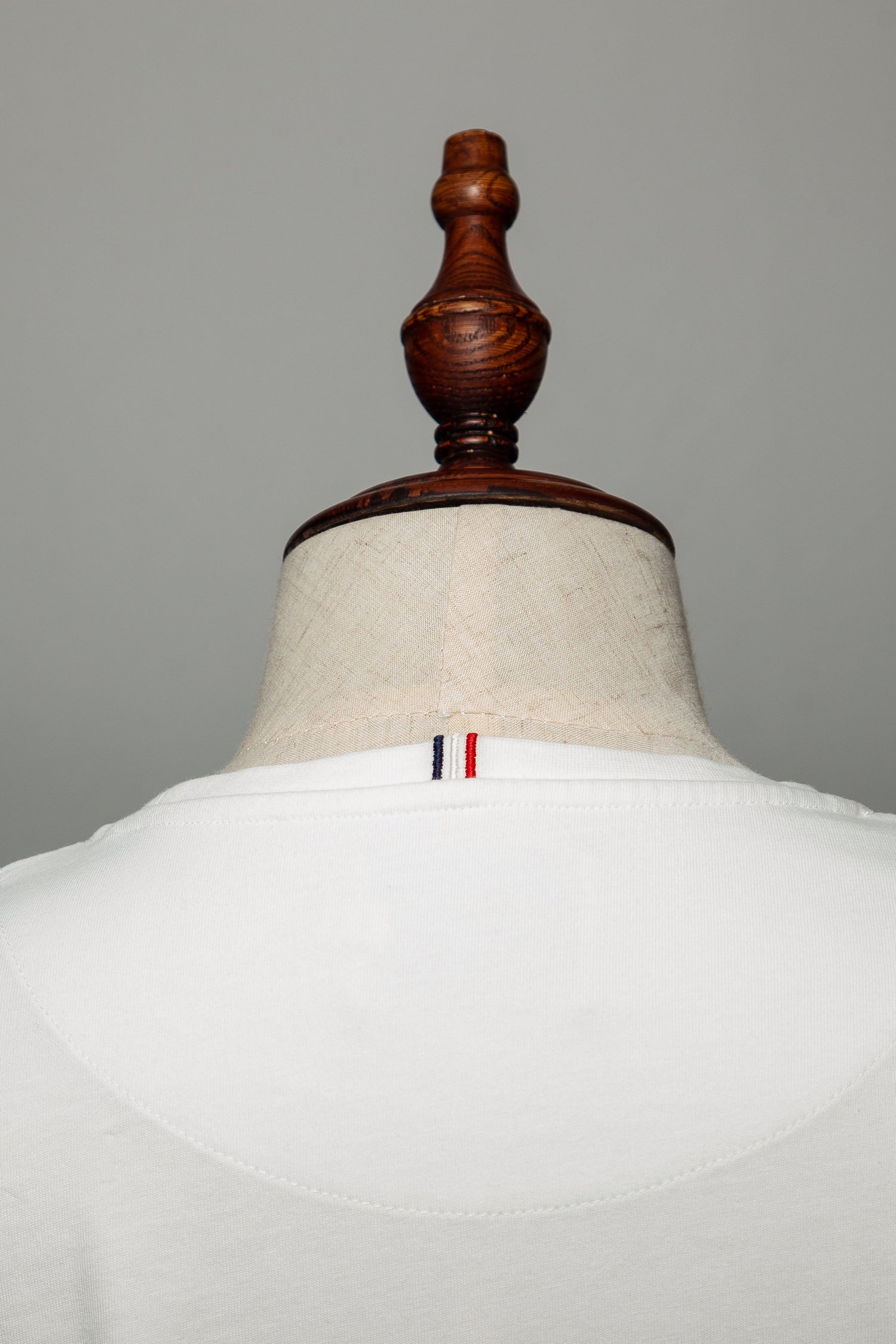 Good Les deux White Cotton T-Shirt XL with Roman Numeral II