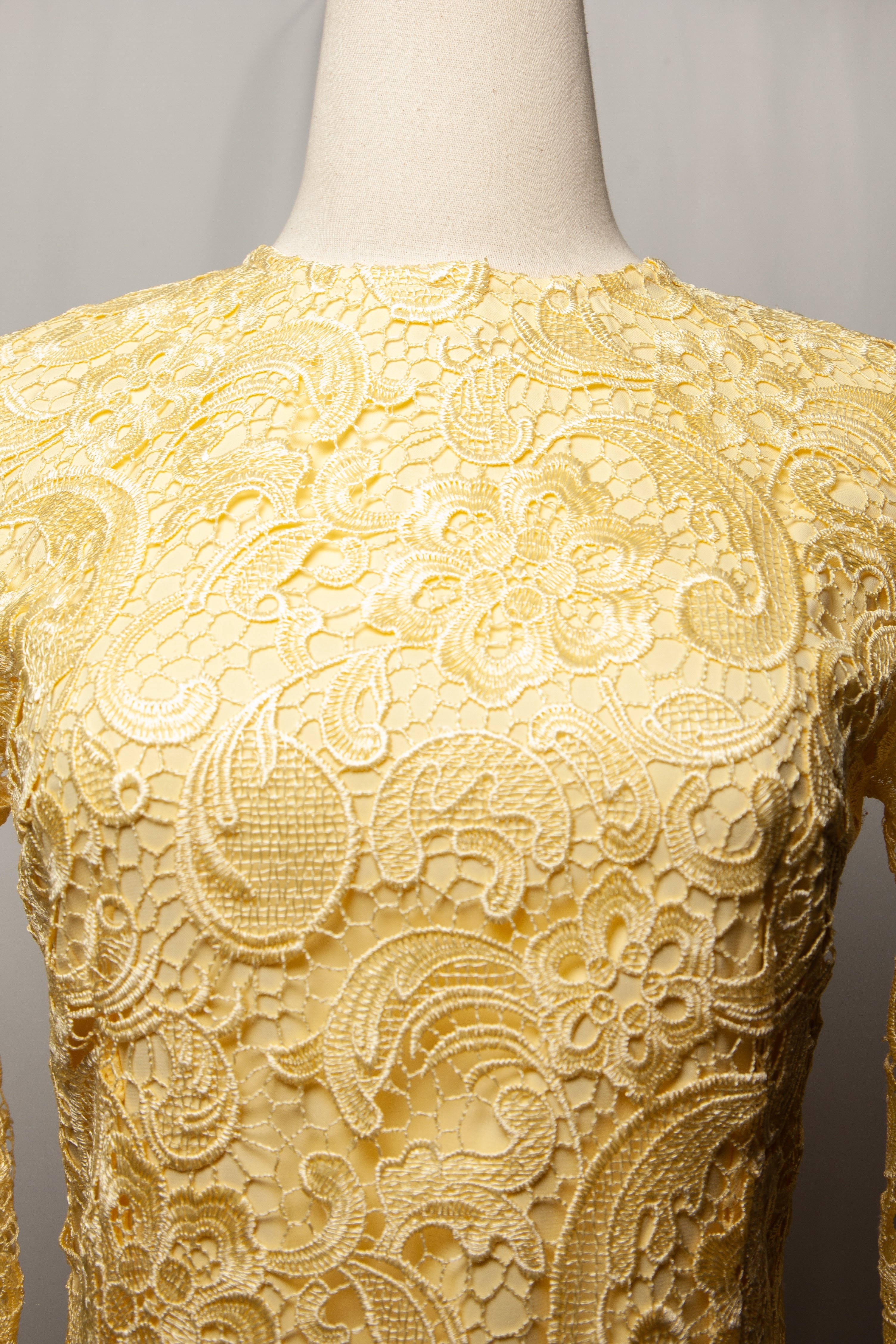 Good SLIR Yellow Lace Dress Women Size S Long Sleeve Knee-Length