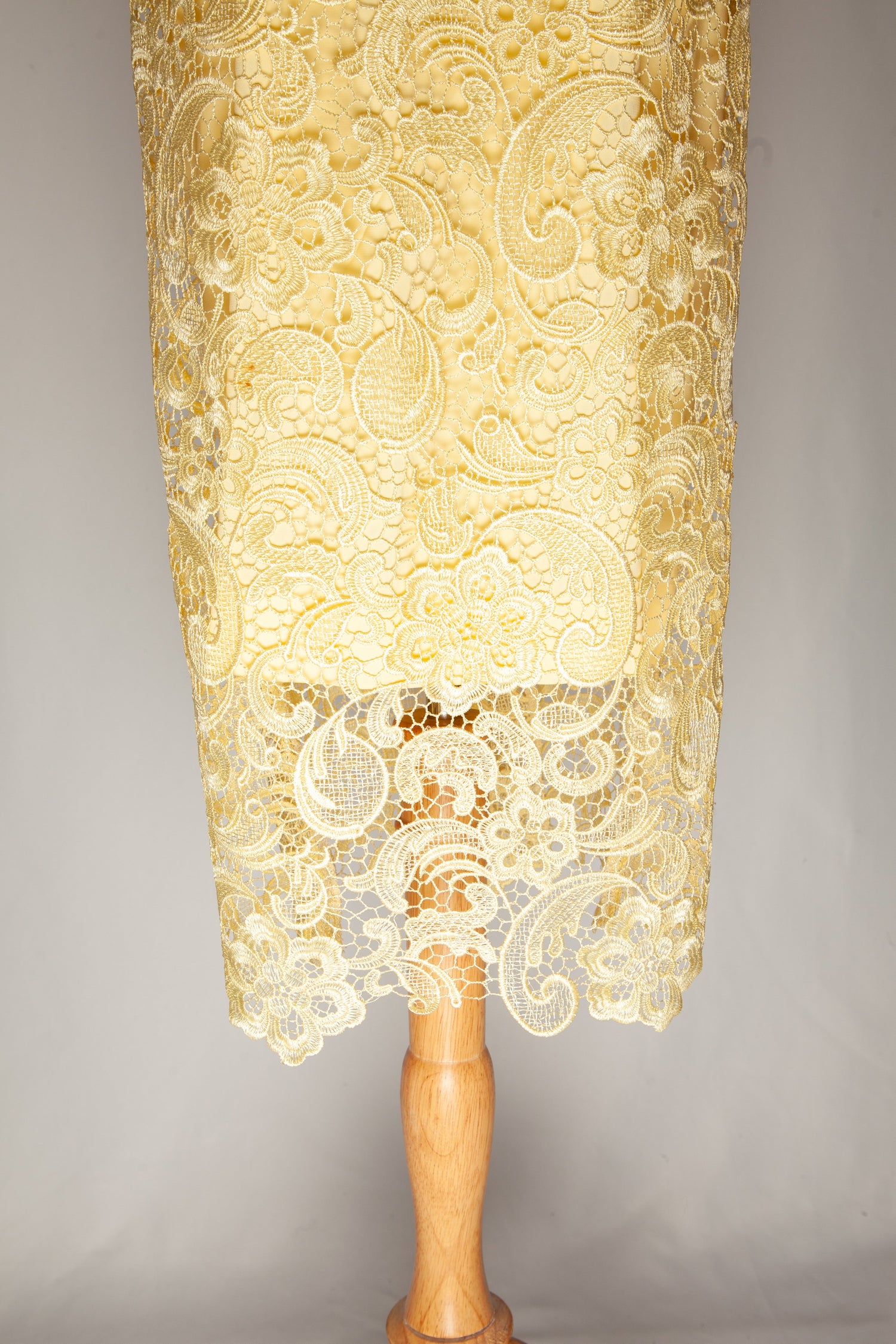 Good SLIR Yellow Lace Dress Women Size S Long Sleeve Knee-Length