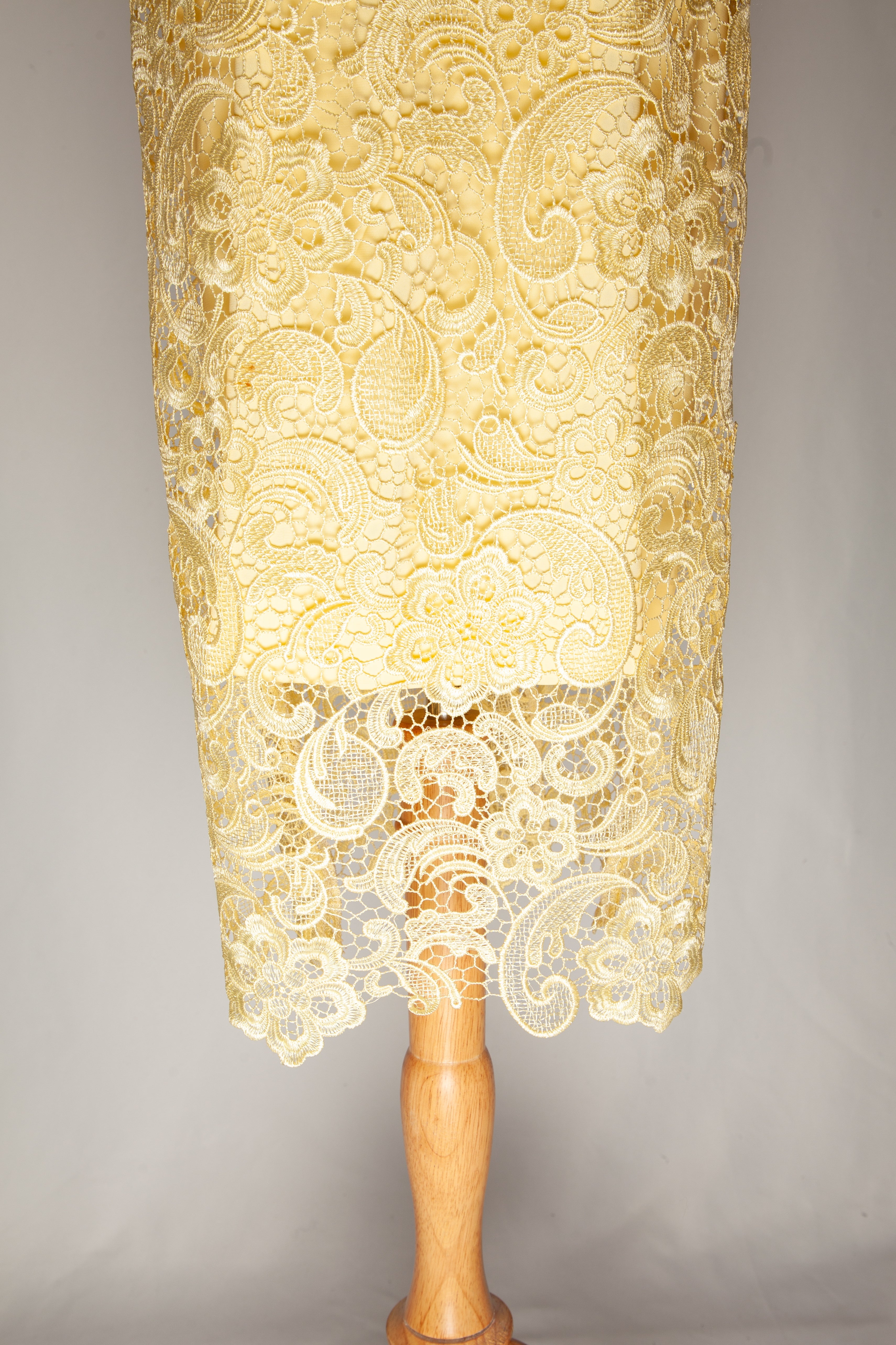 Good SLIR Yellow Lace Dress Women Size S Long Sleeve Knee-Length