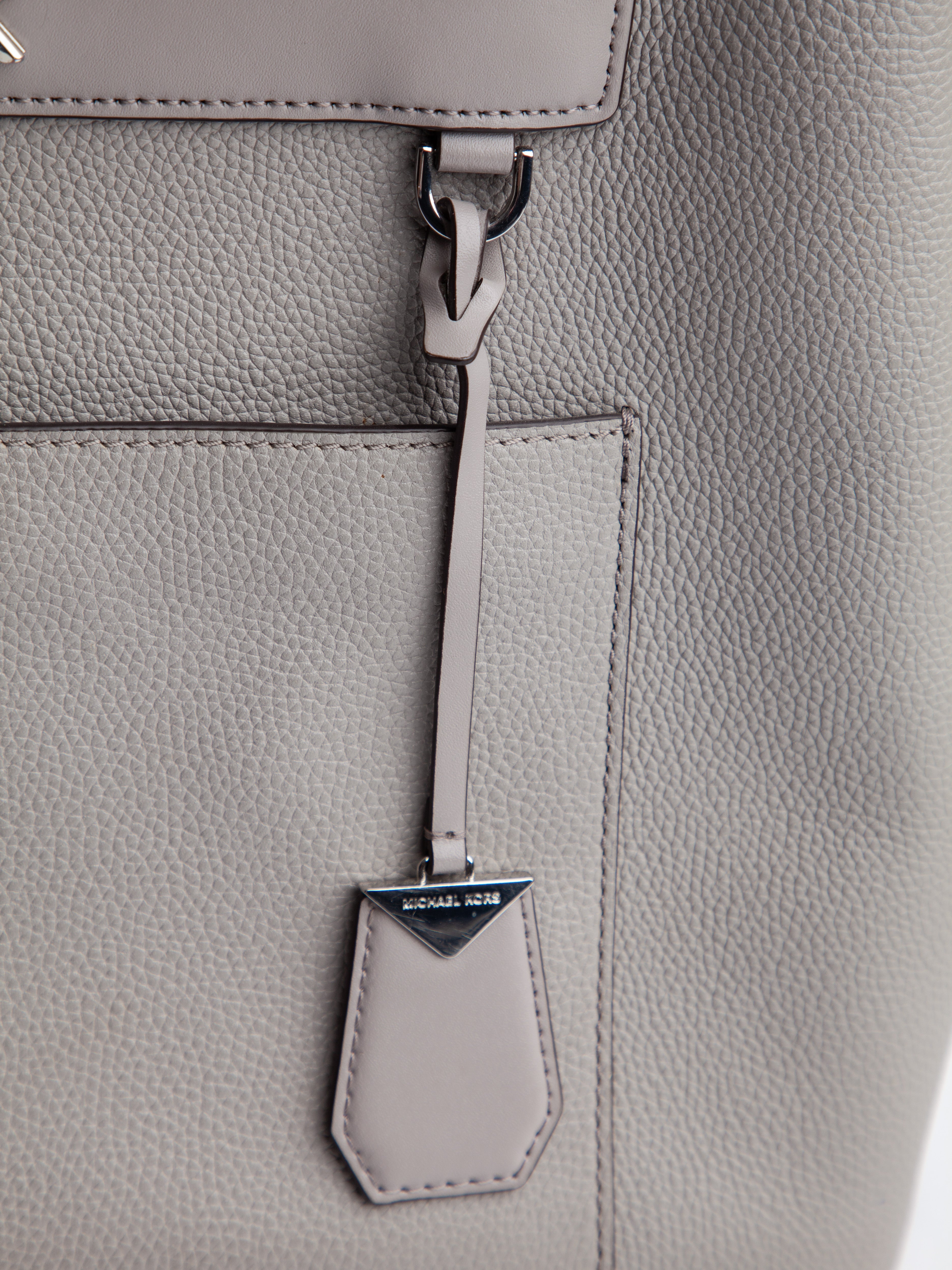 Good Michael Kors Gray Leather Handbag with Shoulder Strap