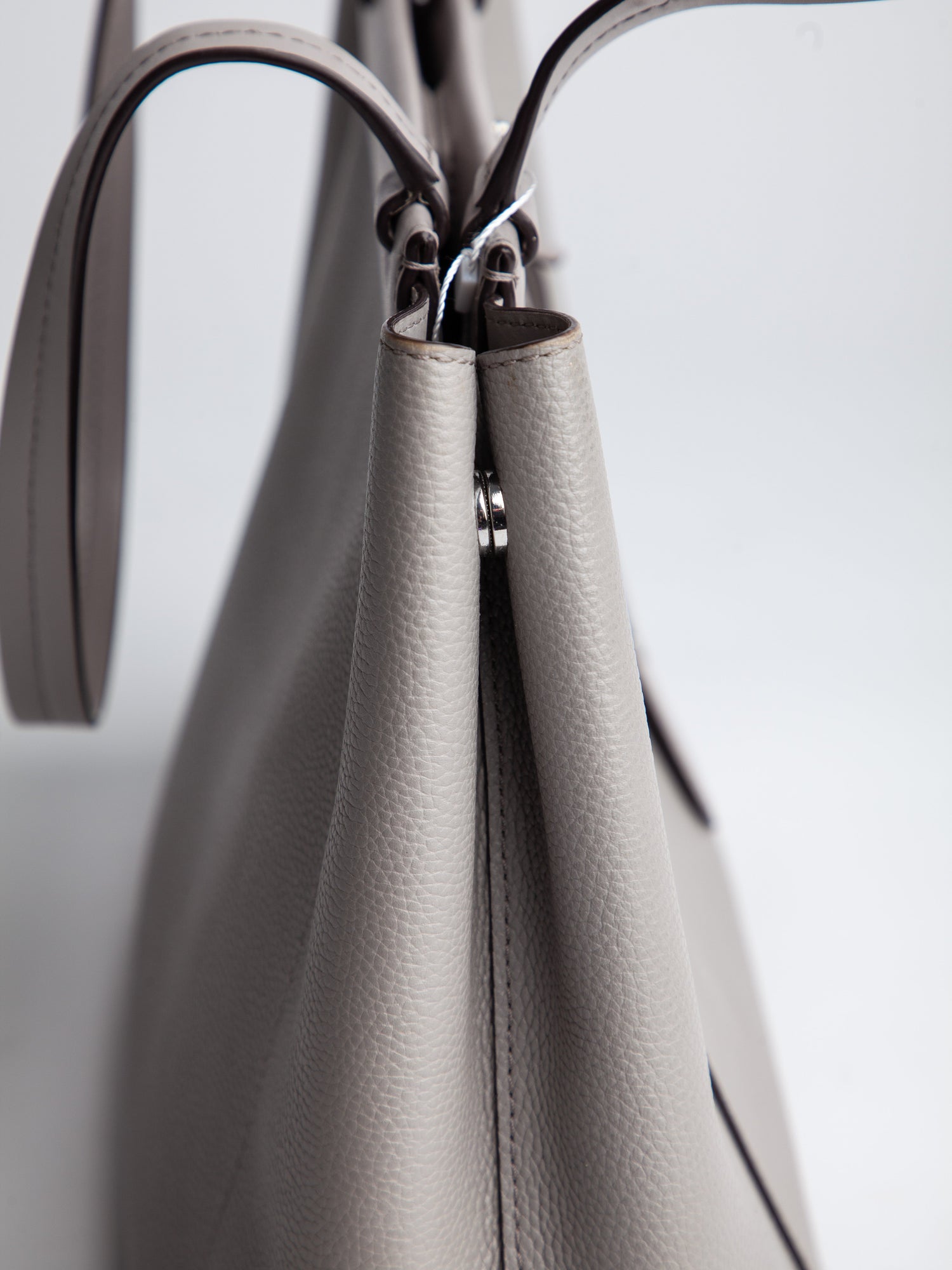 Good Michael Kors Gray Leather Handbag with Shoulder Strap