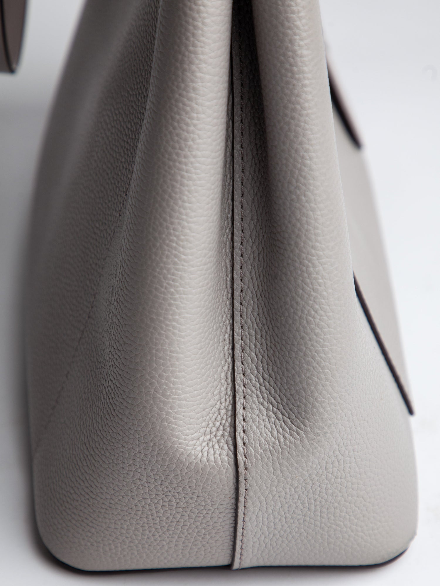 Good Michael Kors Gray Leather Handbag with Shoulder Strap